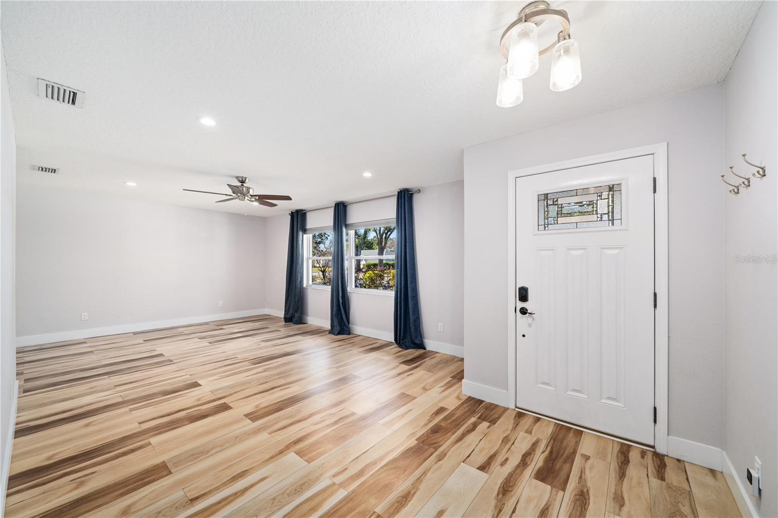 Image 3 of 35 For 824 Garrett Court