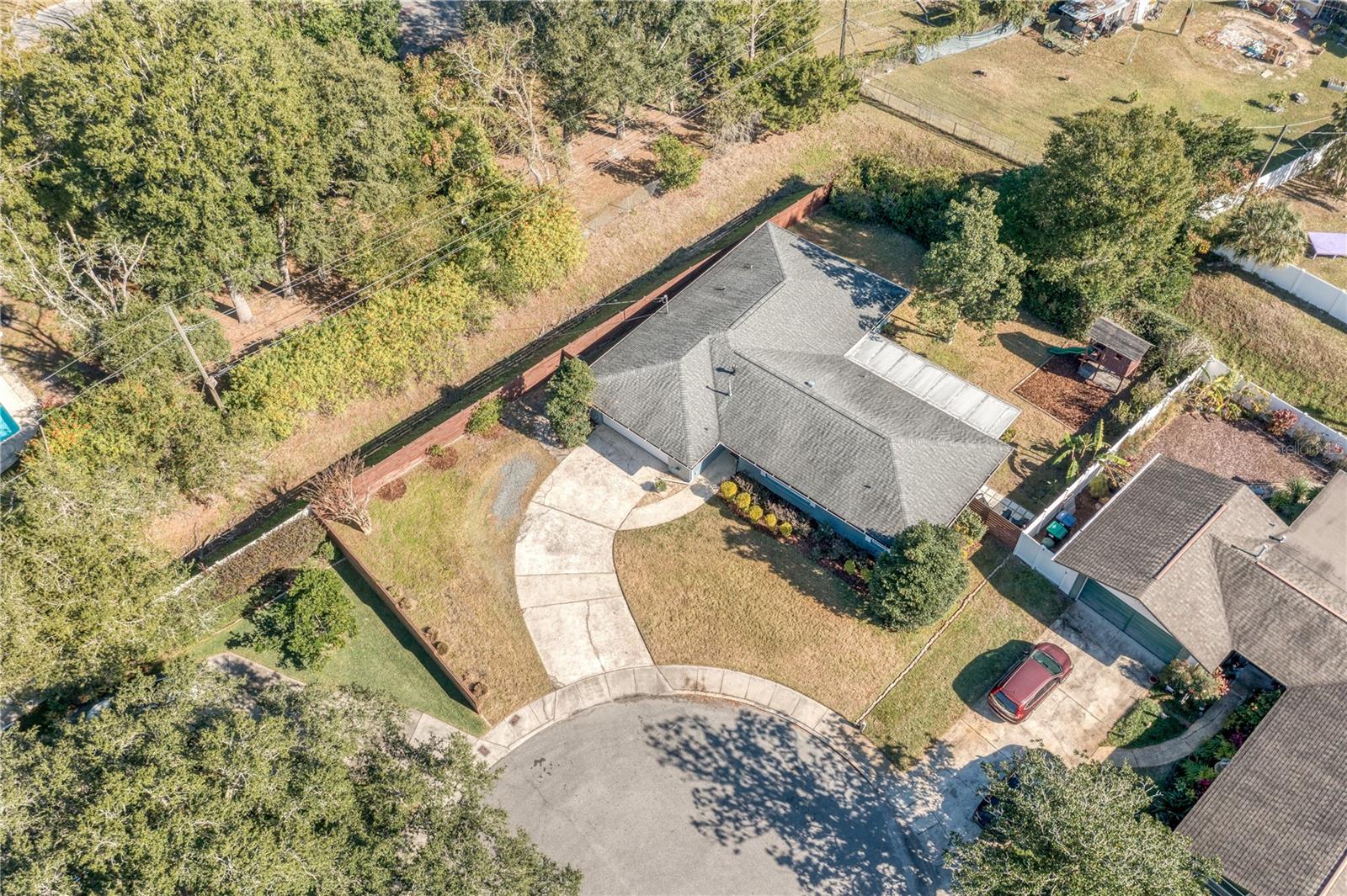 Image 30 of 35 For 824 Garrett Court