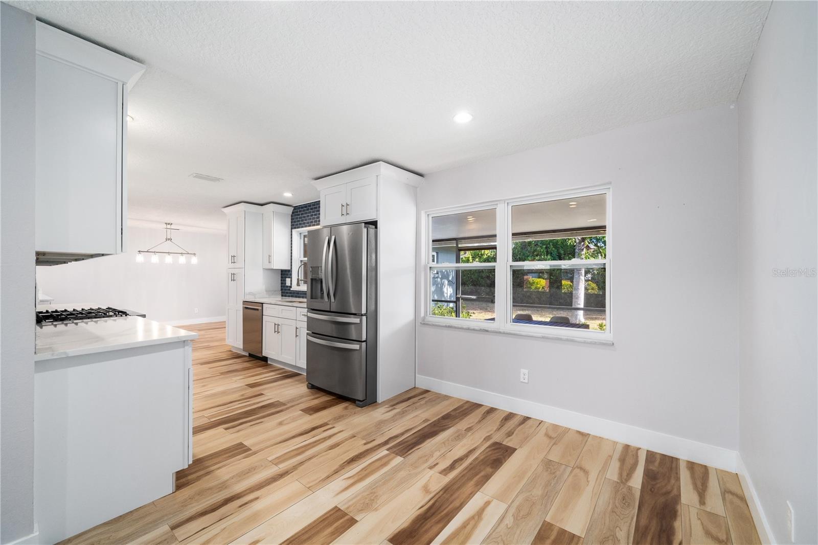 Image 6 of 35 For 824 Garrett Court