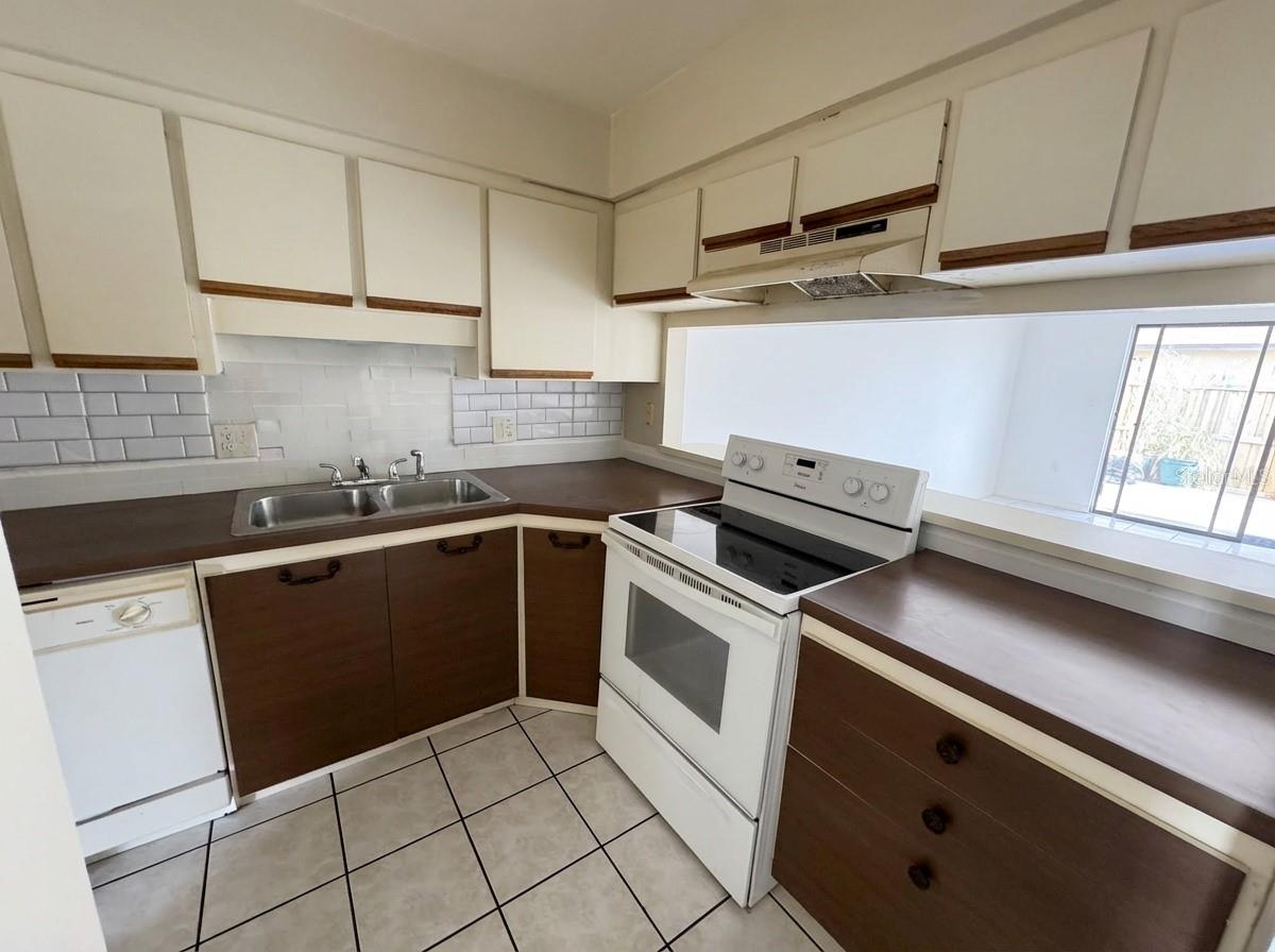 Image 2 of 8 For 2321 Margarita Court