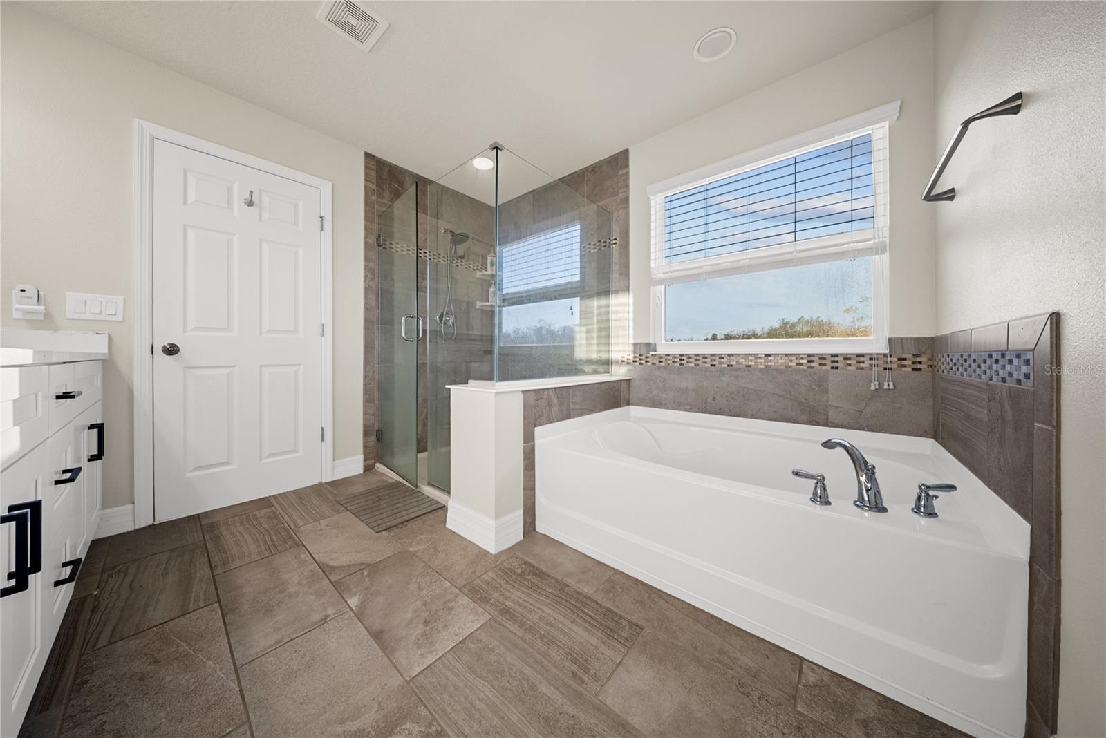 Image 30 of 63 For 8252 Randal Park Boulevard