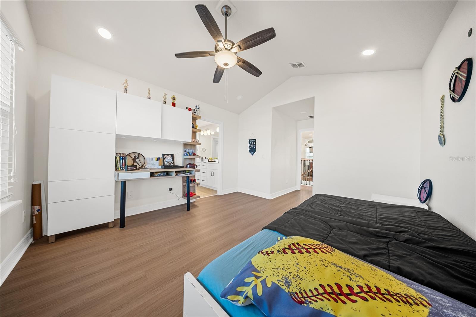 Image 32 of 63 For 8252 Randal Park Boulevard