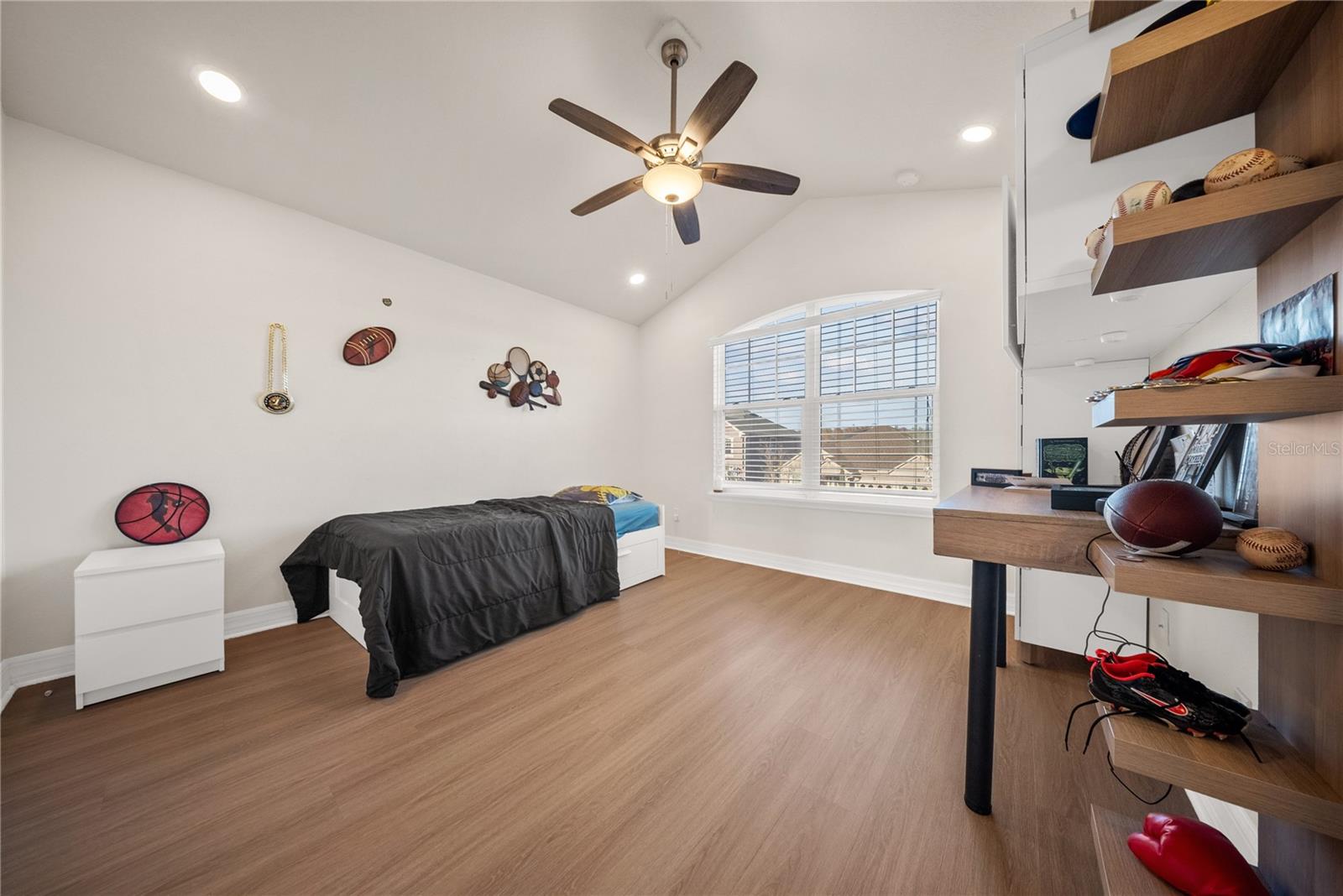 Image 34 of 63 For 8252 Randal Park Boulevard