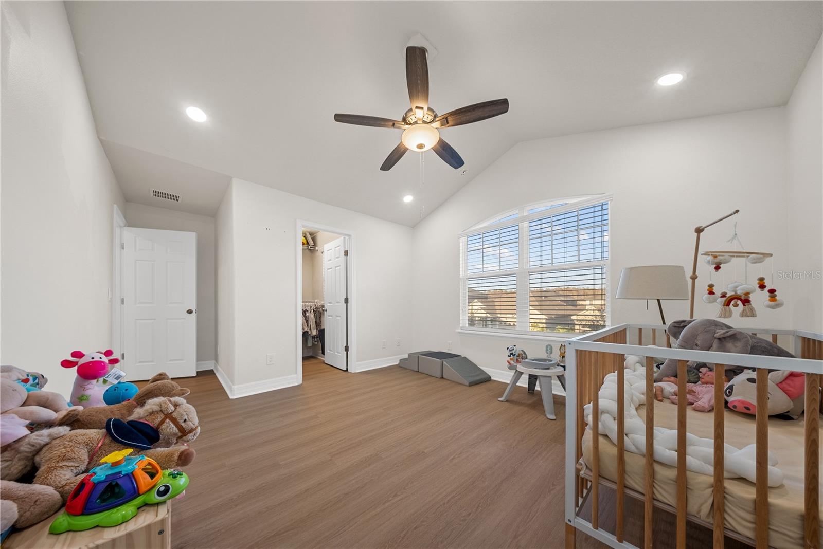 Image 39 of 63 For 8252 Randal Park Boulevard