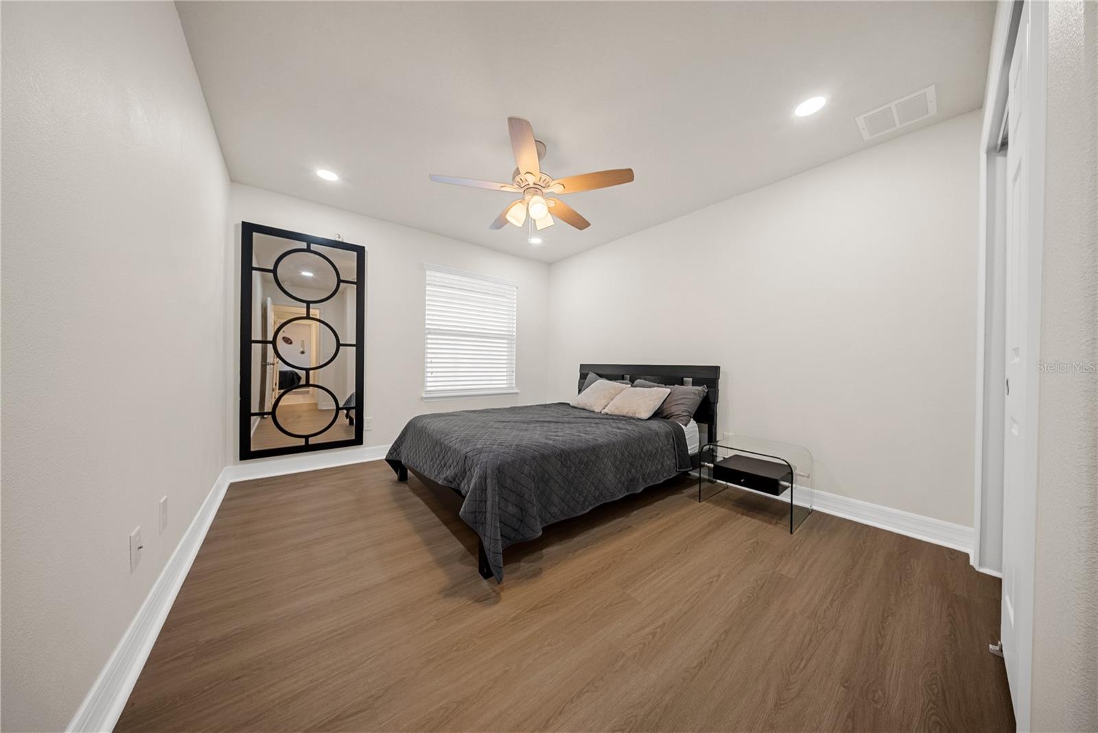 Image 40 of 63 For 8252 Randal Park Boulevard