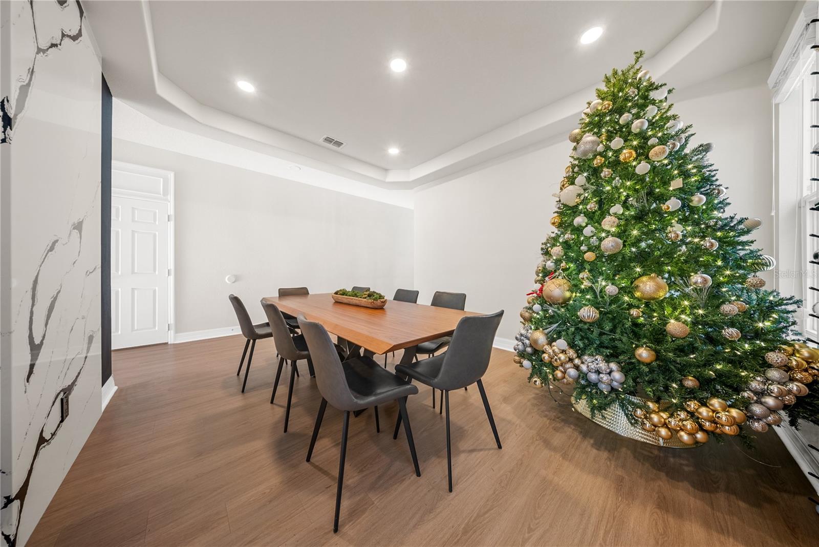 Image 8 of 63 For 8252 Randal Park Boulevard