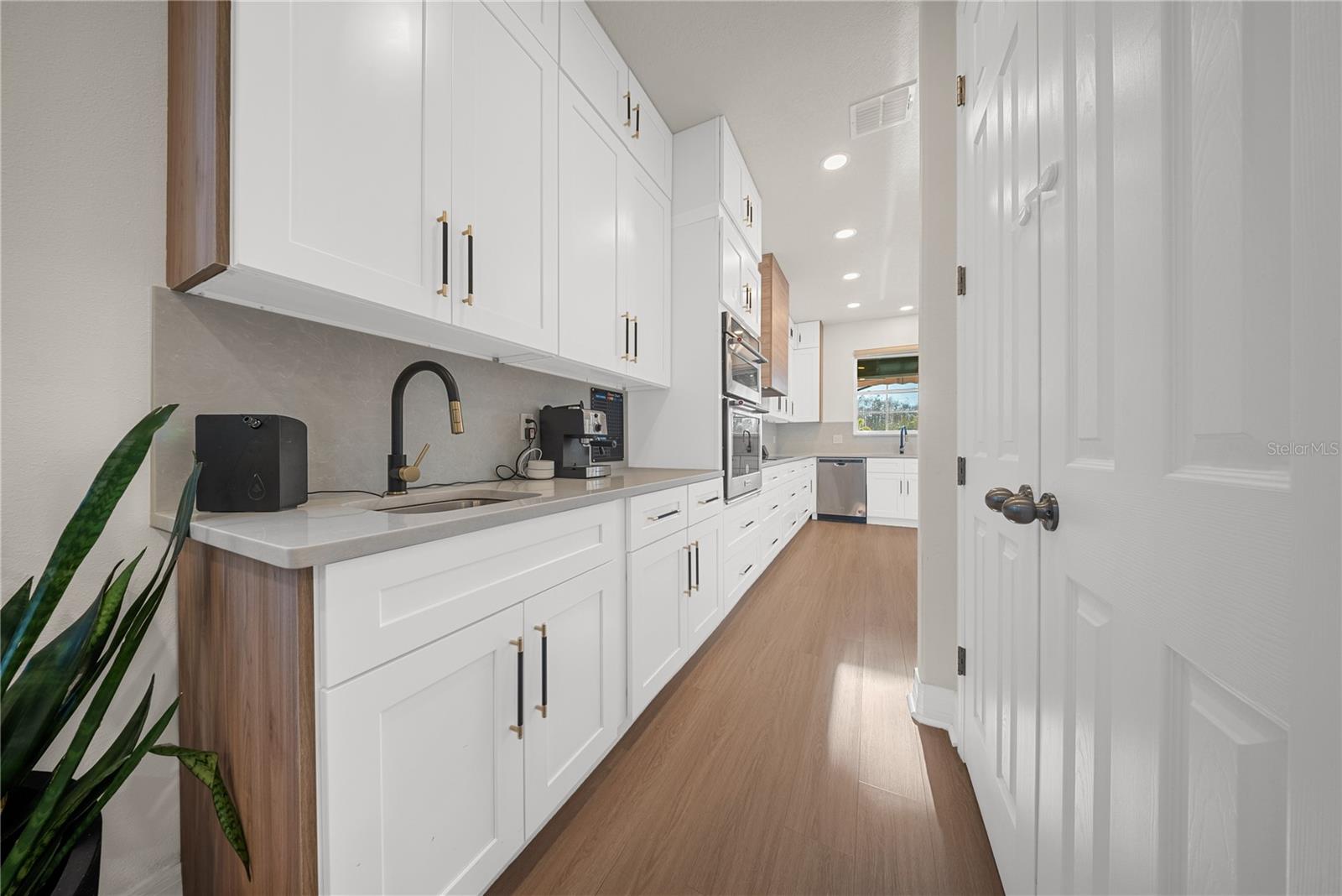 Image 9 of 63 For 8252 Randal Park Boulevard