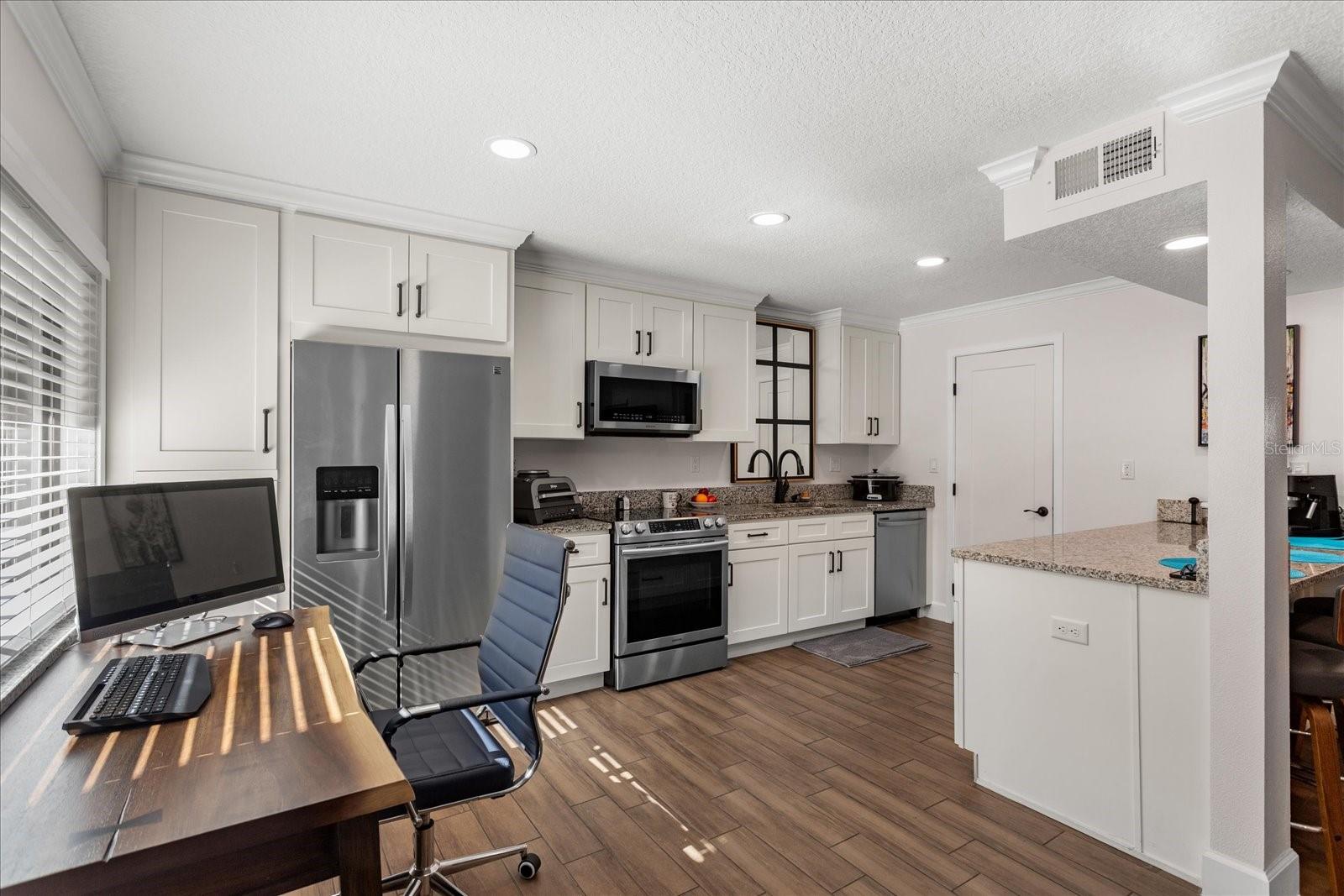 Image 9 of 38 For 108 Crown Oaks Way