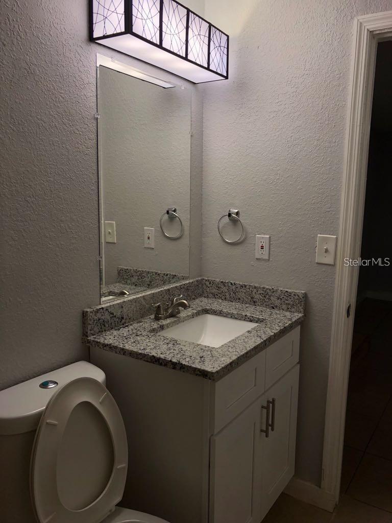 Image 13 of 14 For 355 Weathersfield Avenue