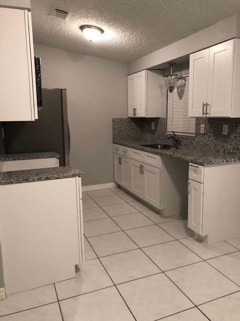 Image 7 of 14 For 355 Weathersfield Avenue