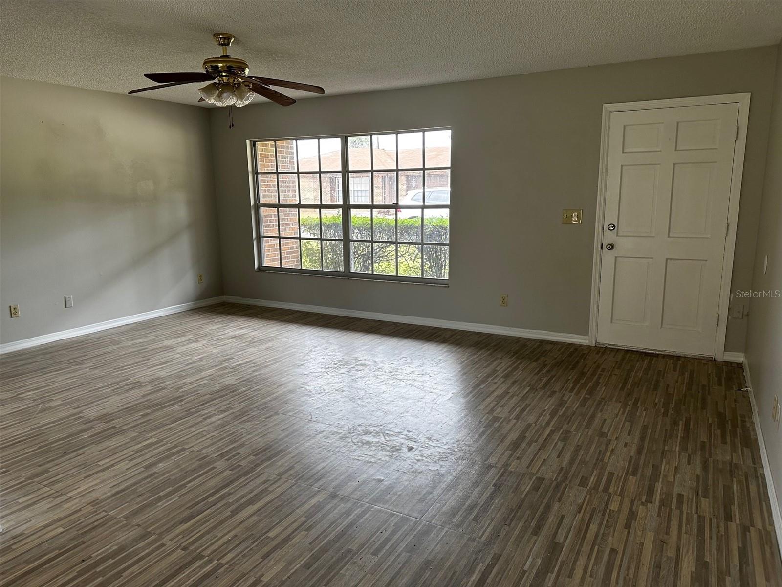 Image 3 of 9 For 590 Belltower Avenue H