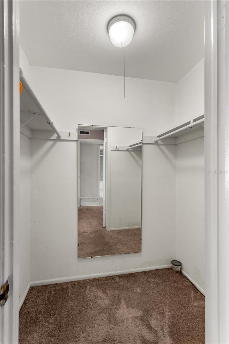 Image 17 of 27 For 156 Springwood Circle A