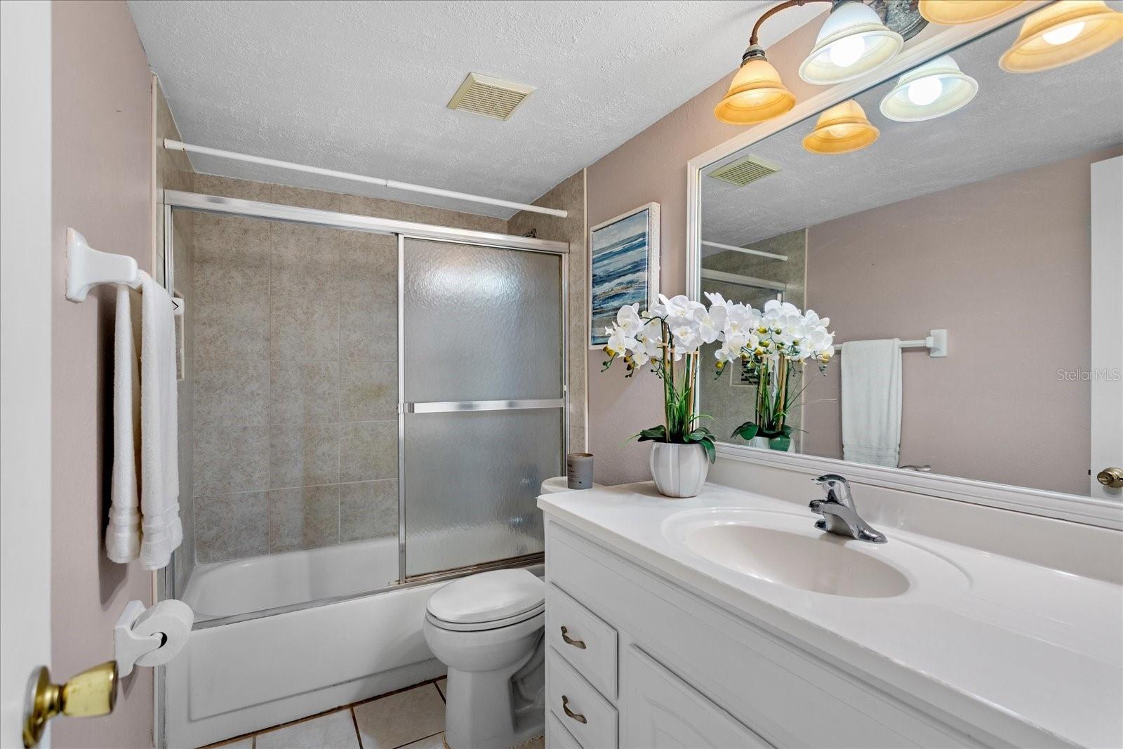 Image 20 of 27 For 156 Springwood Circle A