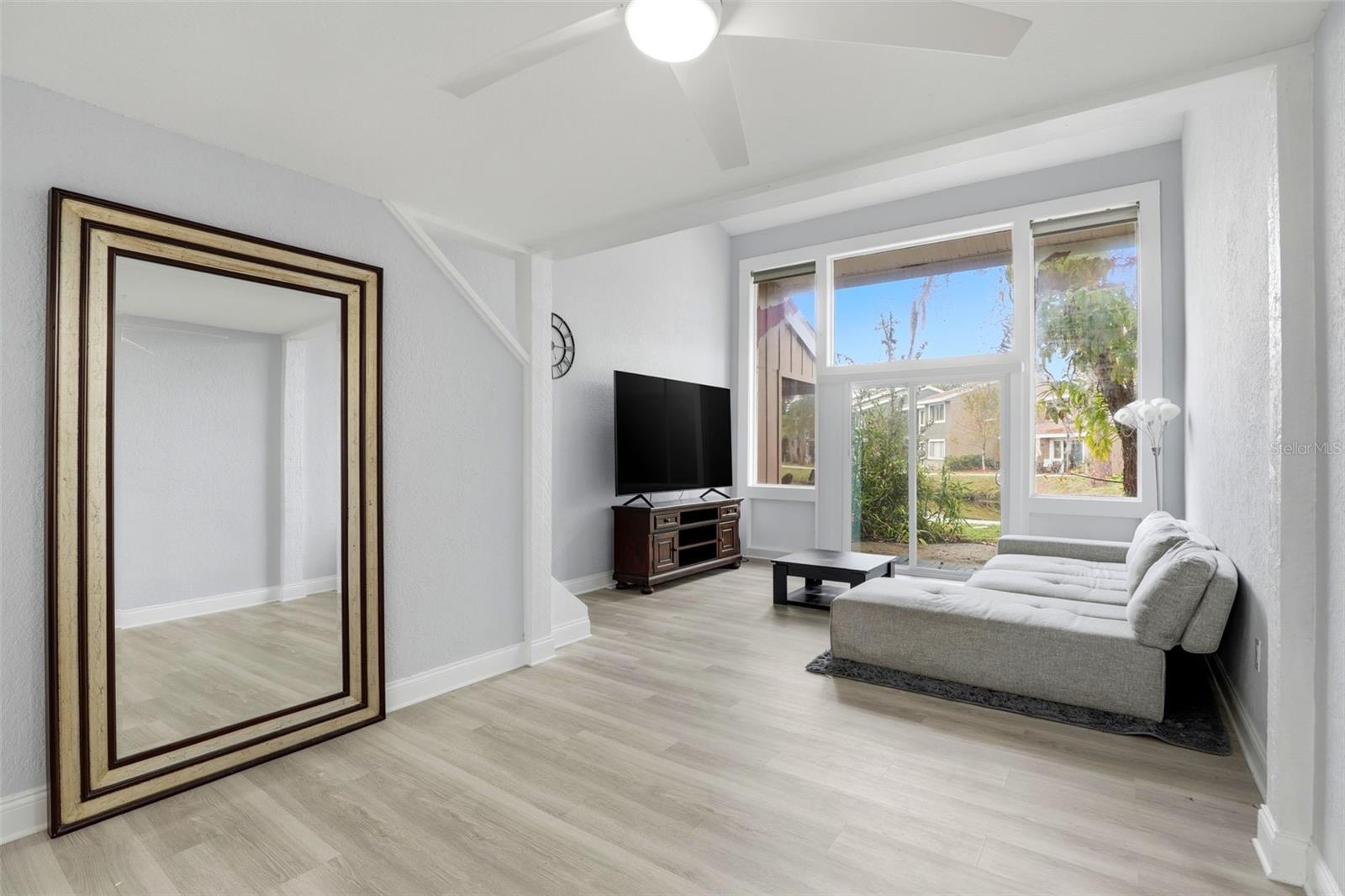 Image 12 of 30 For 5846 Peregrine  B12