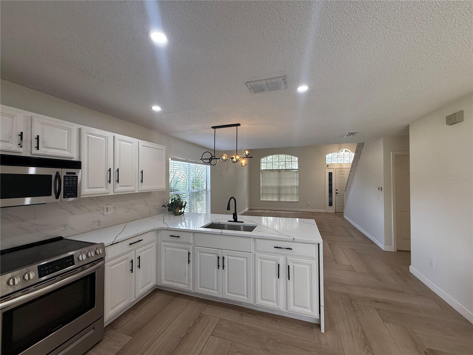 Image 10 of 24 For 10497 Sun Villa Boulevard