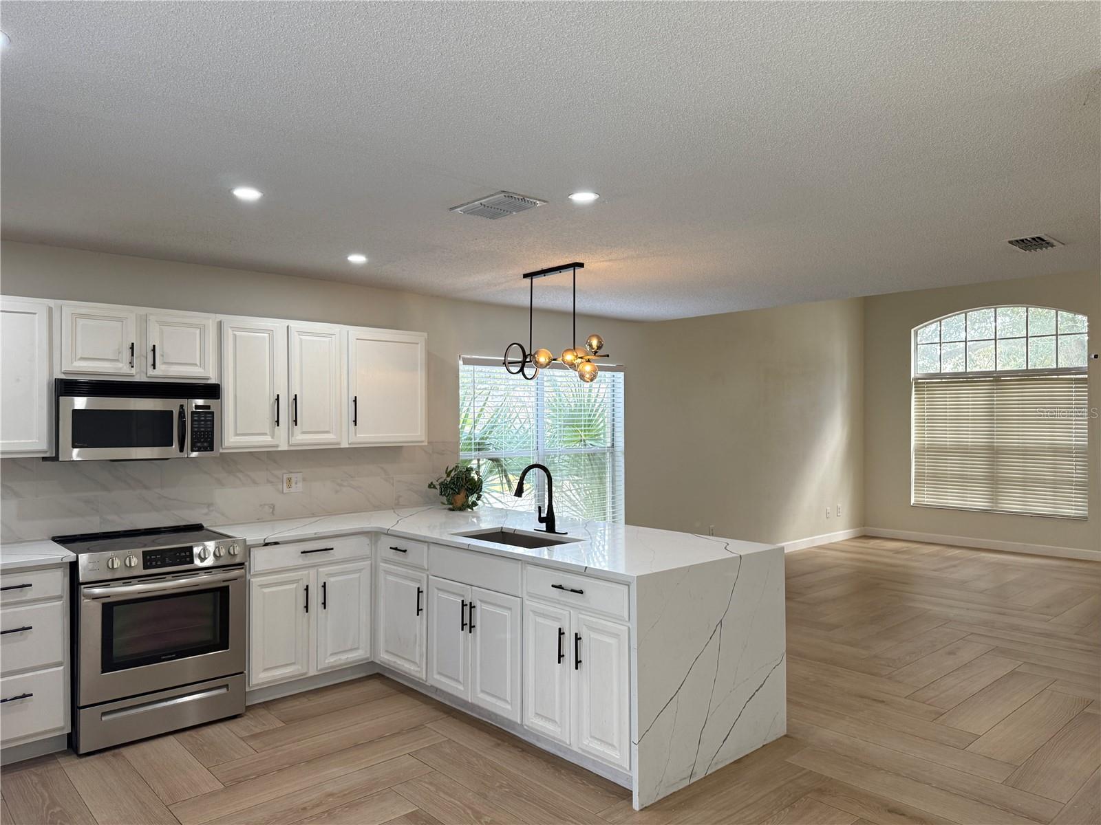 Image 6 of 24 For 10497 Sun Villa Boulevard