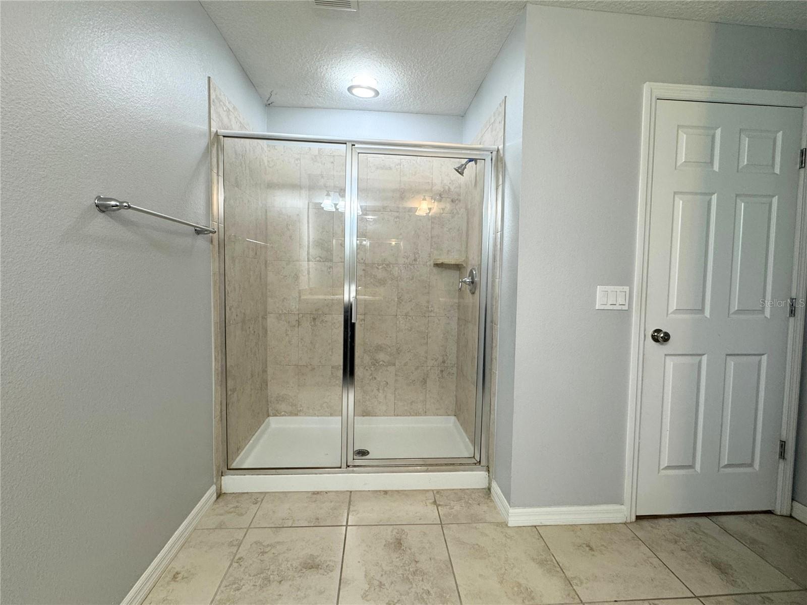 Image 13 of 22 For 726 Artisan Street 24