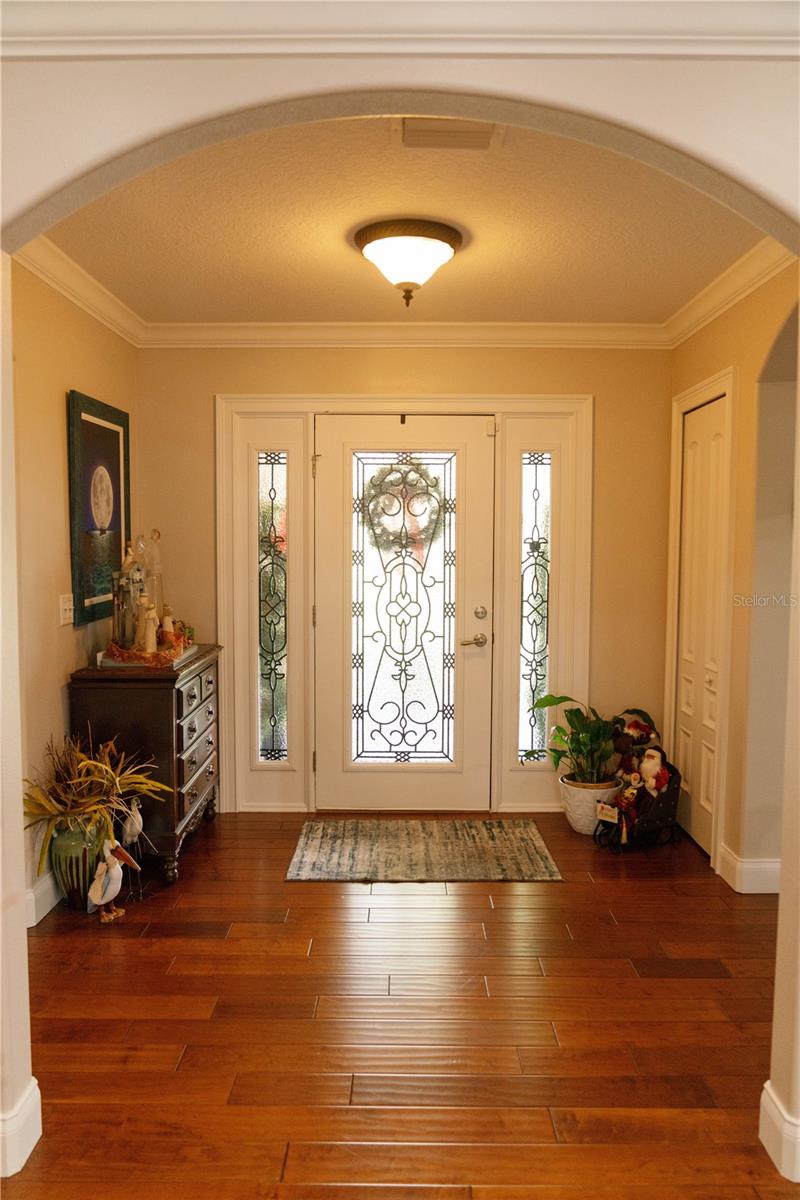 Image 10 of 39 For 537 Woodlawn Cemetery Road