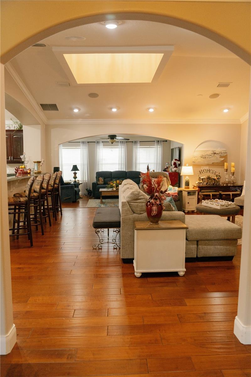 Image 13 of 39 For 537 Woodlawn Cemetery Road