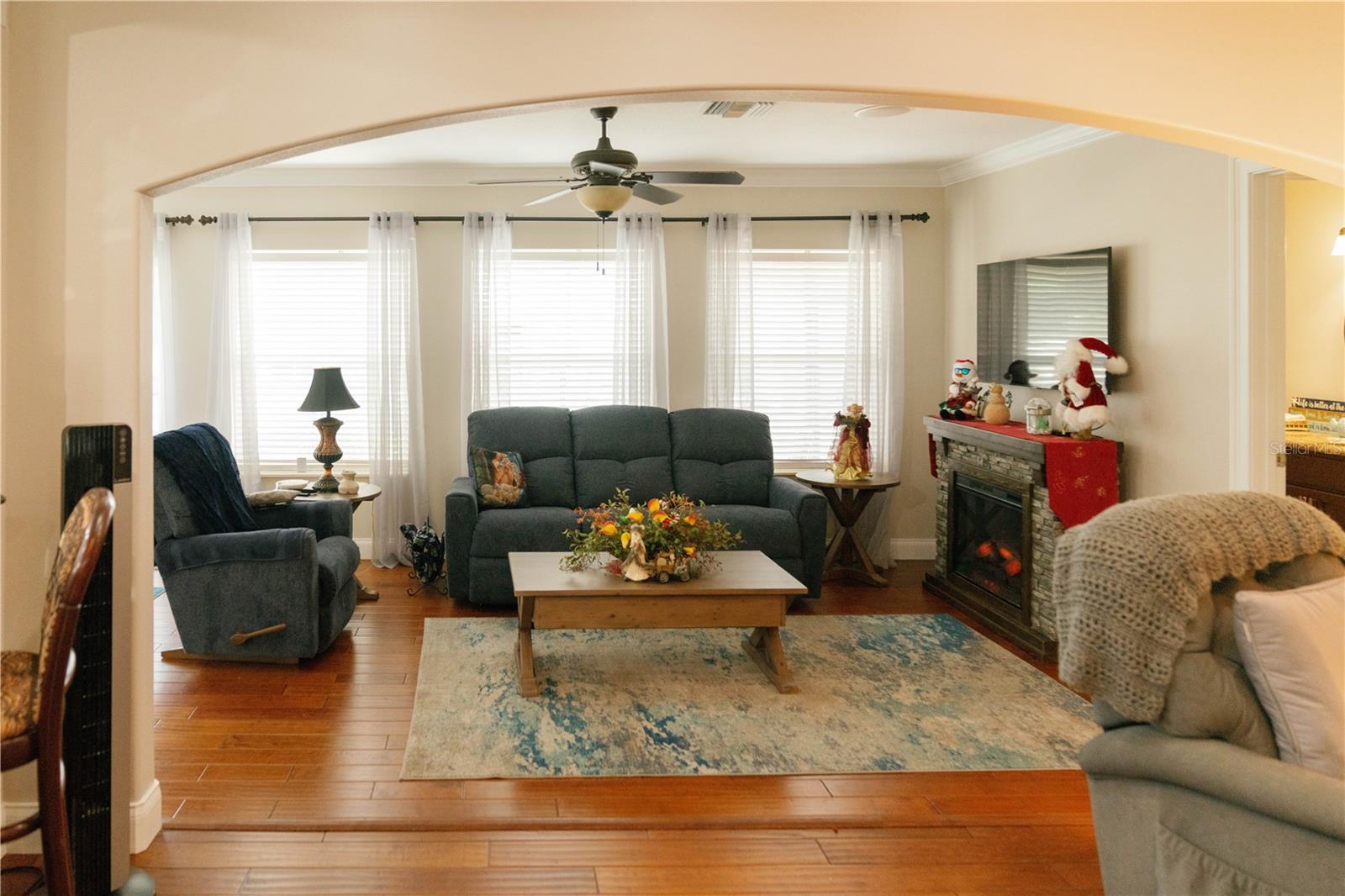 Image 14 of 39 For 537 Woodlawn Cemetery Road