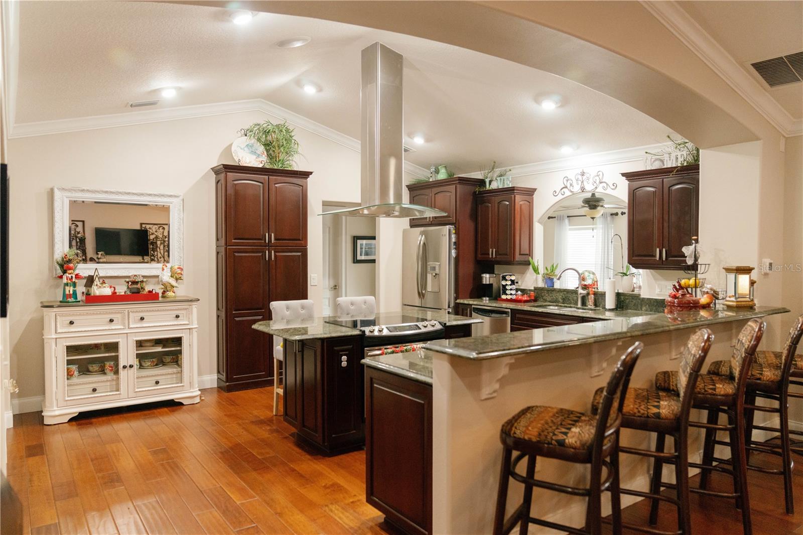 Image 15 of 39 For 537 Woodlawn Cemetery Road