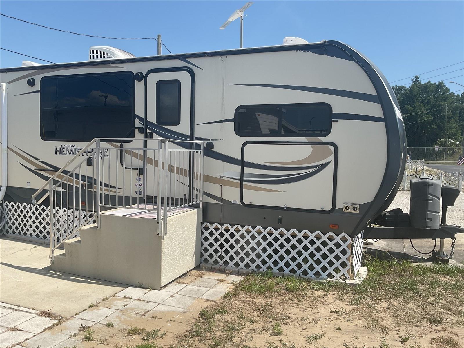 Image 3 of 31 For 38043 Bluebird Circle