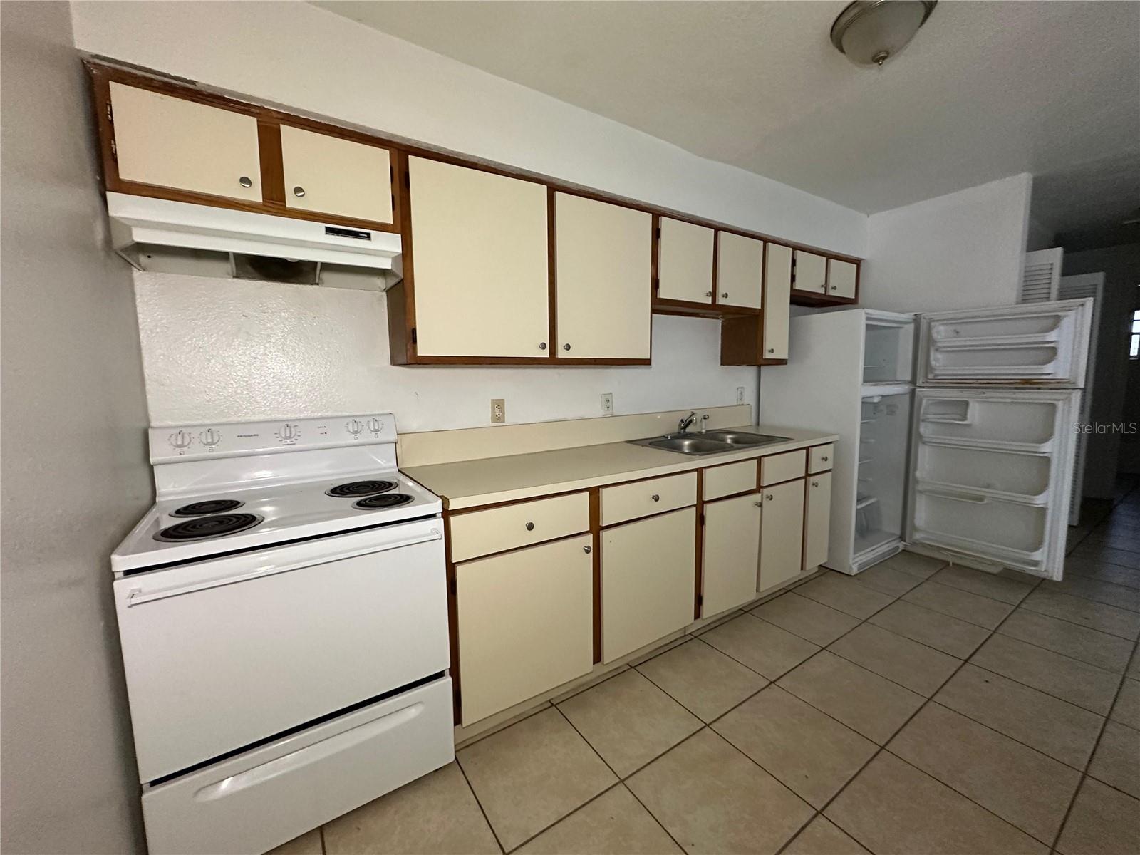 Image 2 of 10 For 912 Pine Avenue