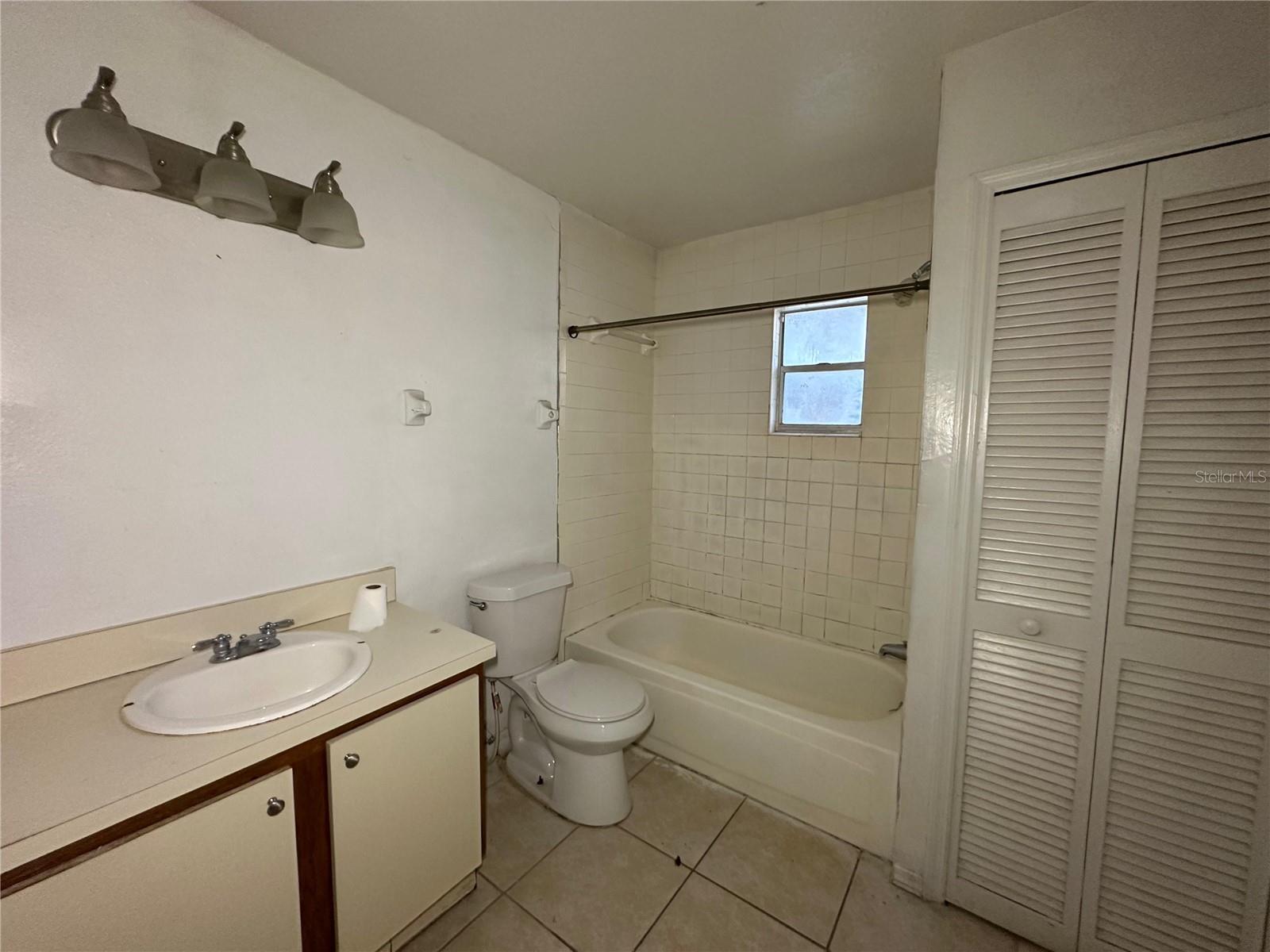 Image 5 of 10 For 912 Pine Avenue