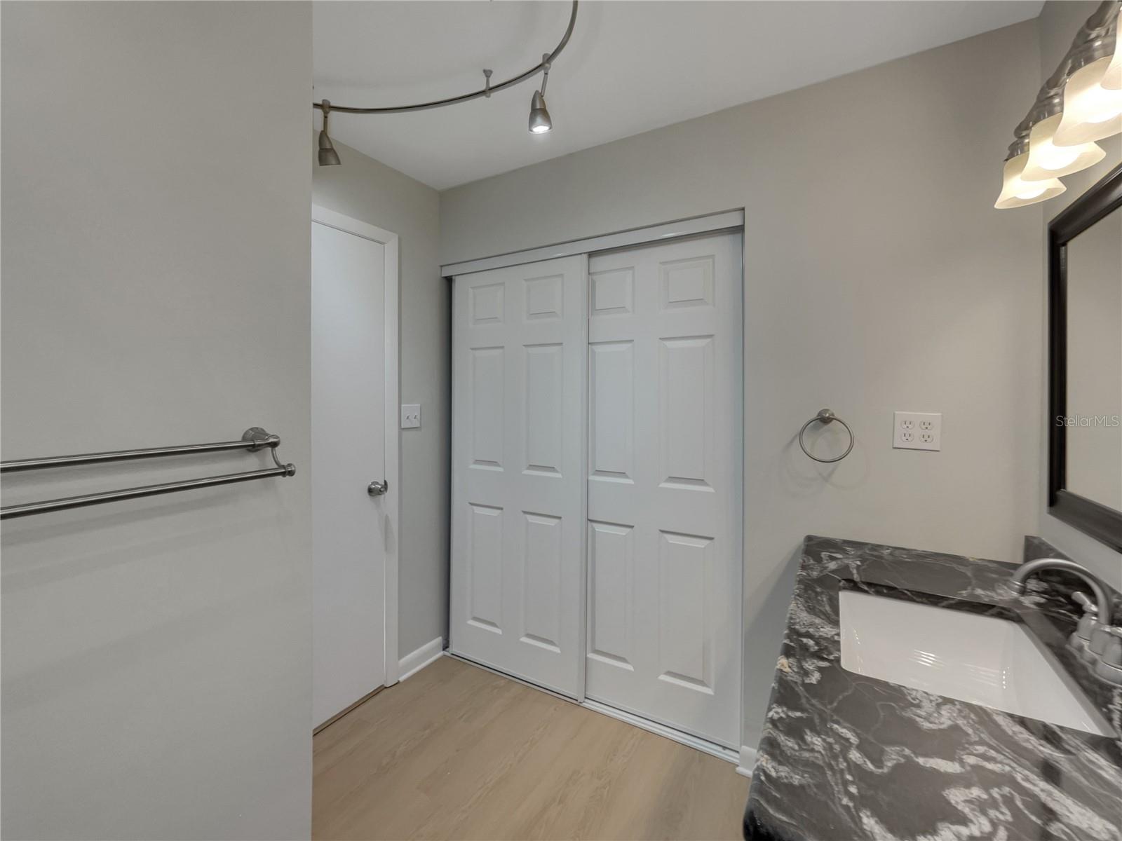 Image 21 of 22 For 1936 Deanna Drive