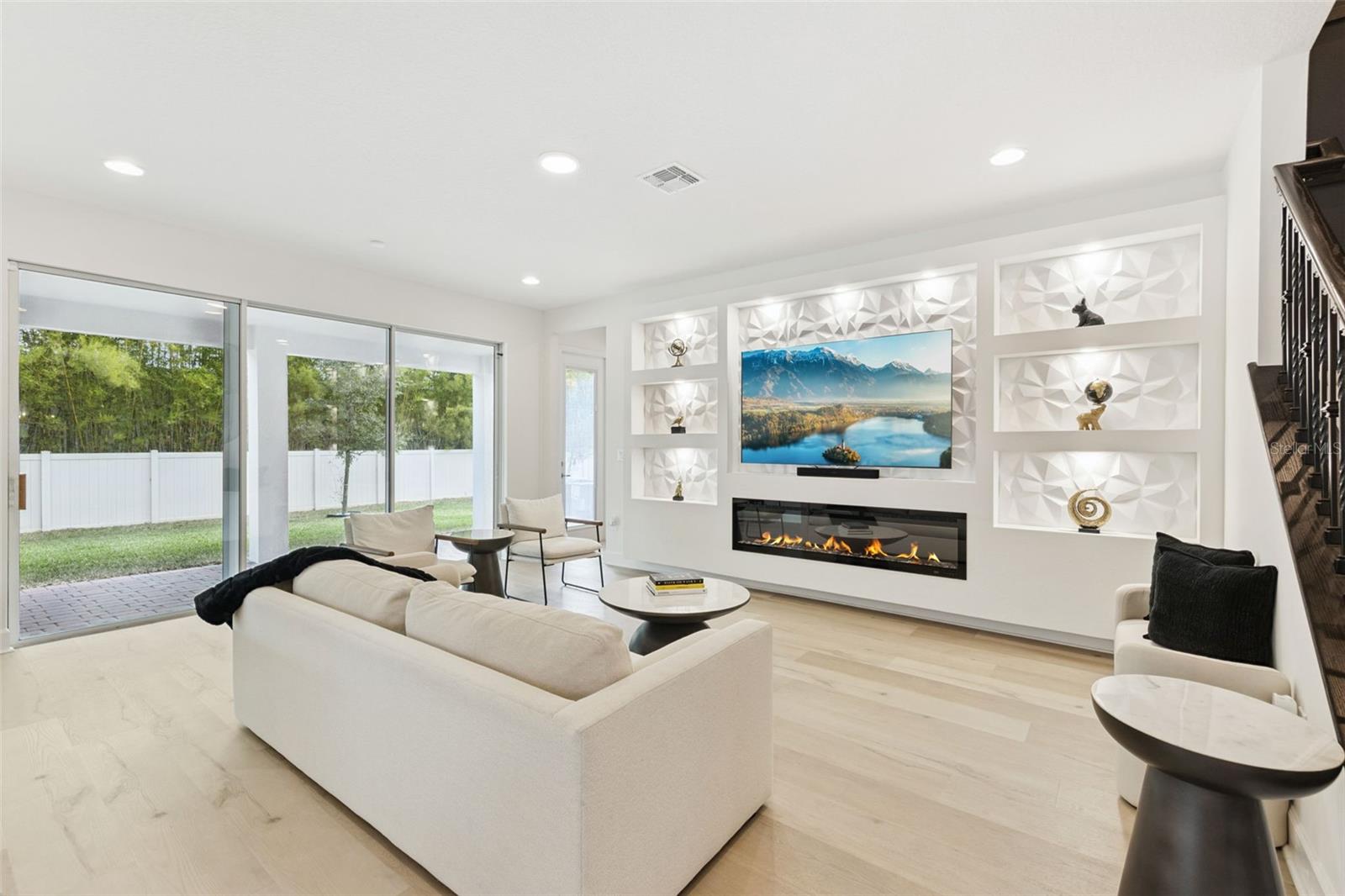 Image 10 of 63 For 14423 Wabasso Loop