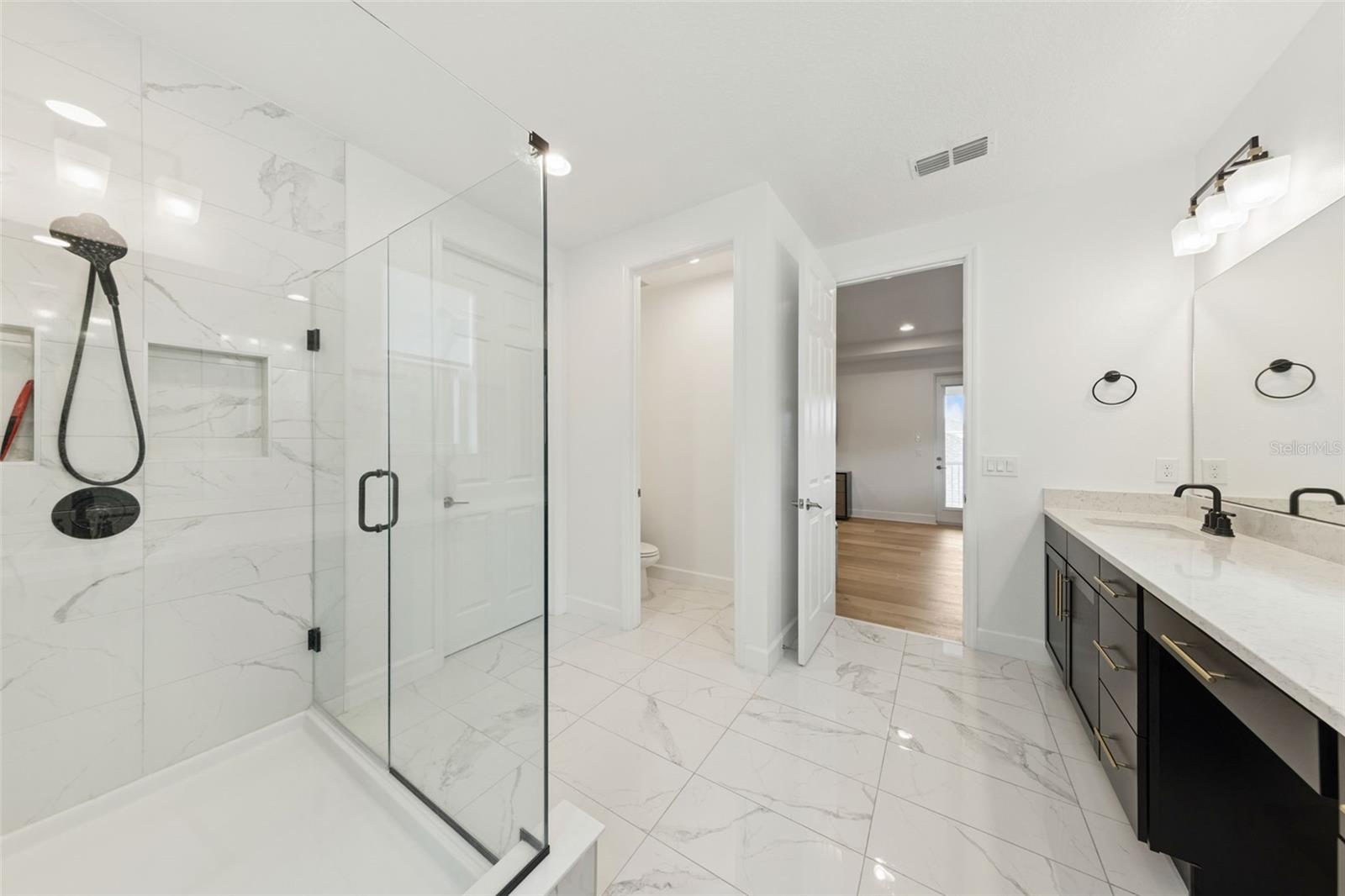 Image 29 of 63 For 14423 Wabasso Loop