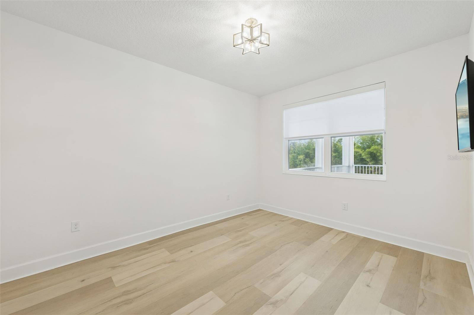 Image 31 of 63 For 14423 Wabasso Loop