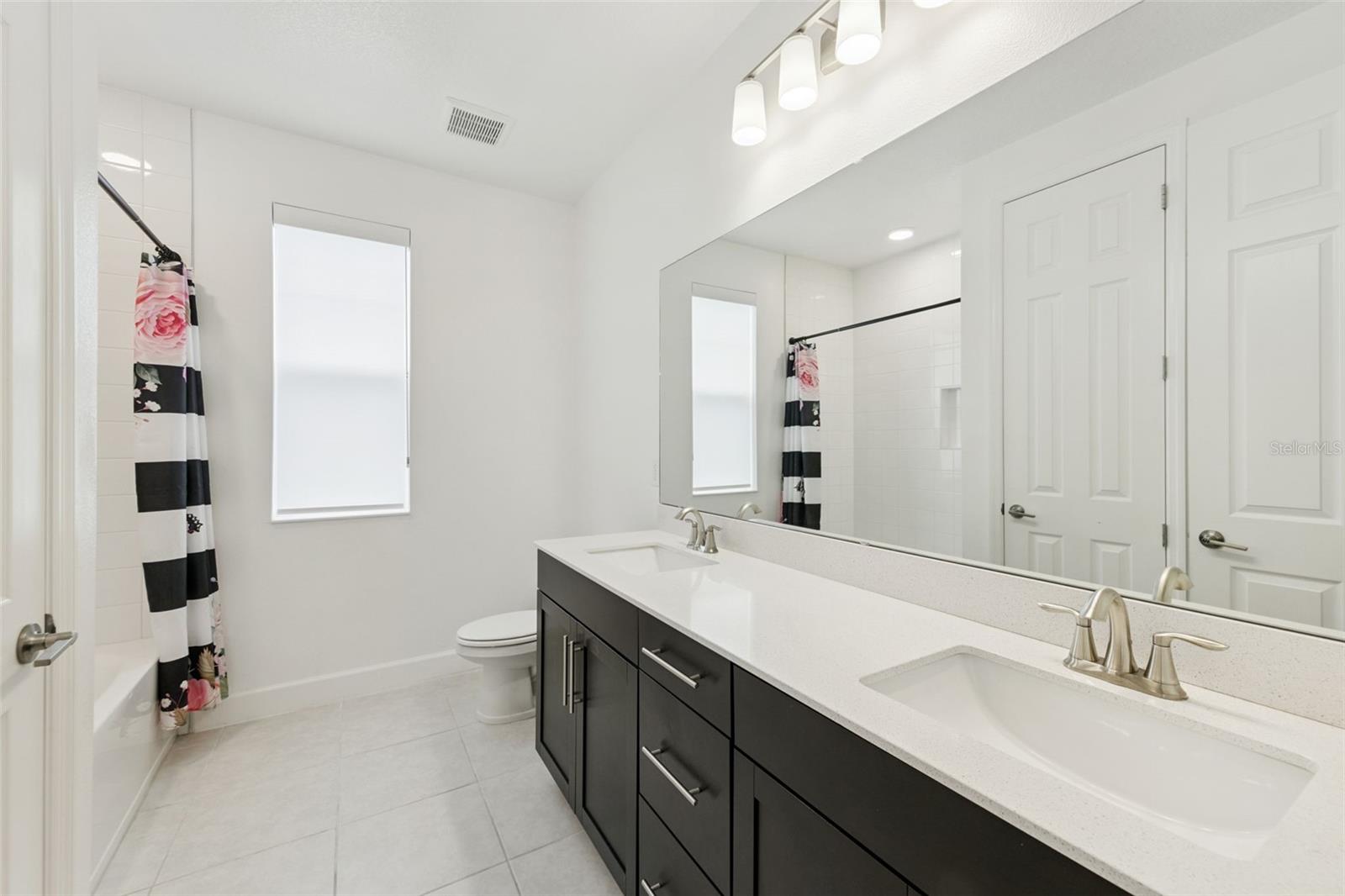 Image 32 of 63 For 14423 Wabasso Loop