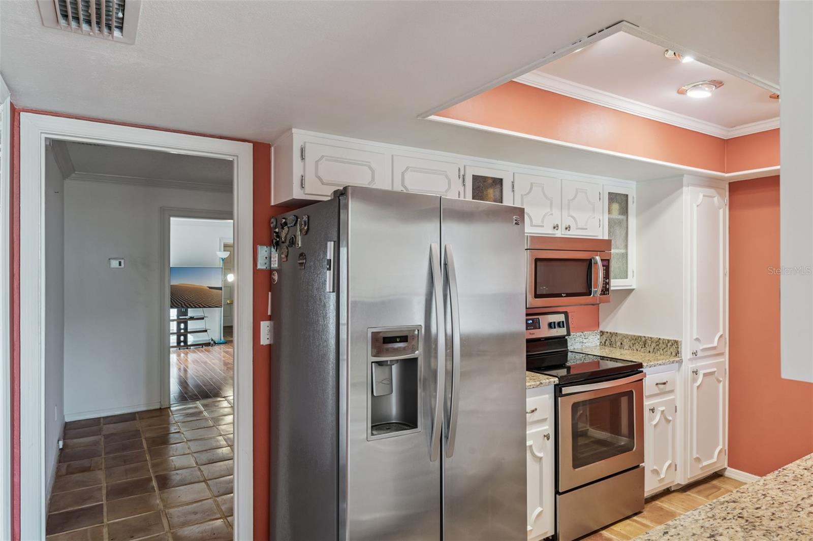 Image 11 of 32 For 907 Hillary Court 5