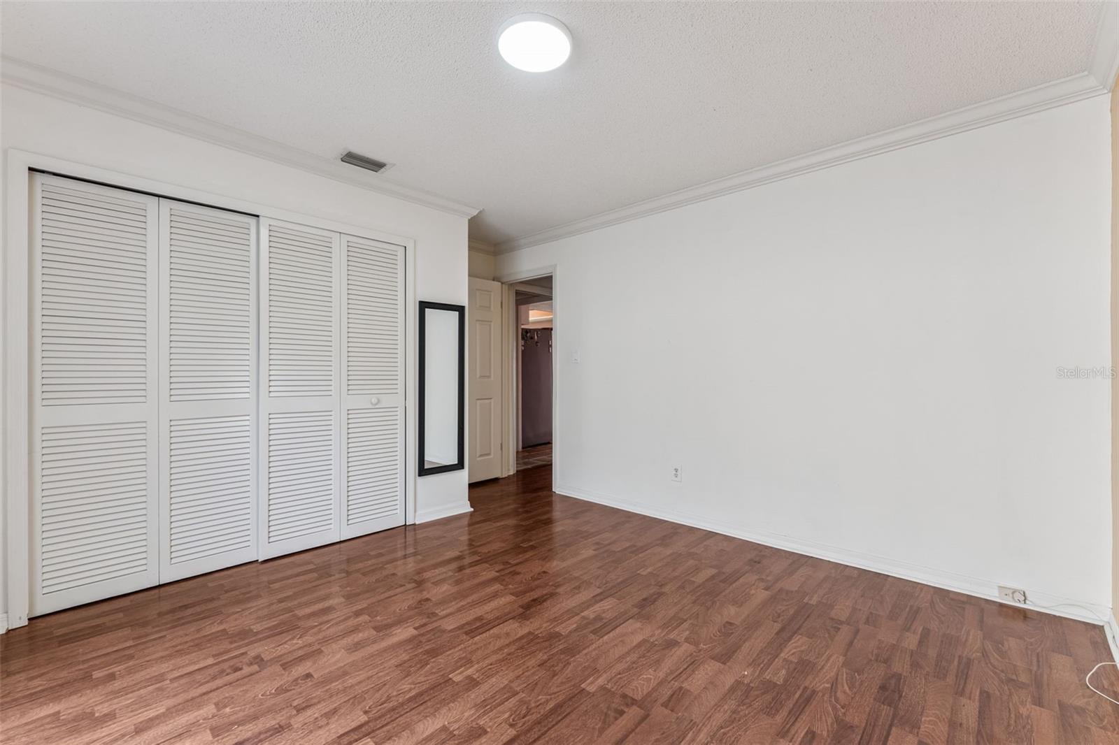 Image 17 of 32 For 907 Hillary Court 5