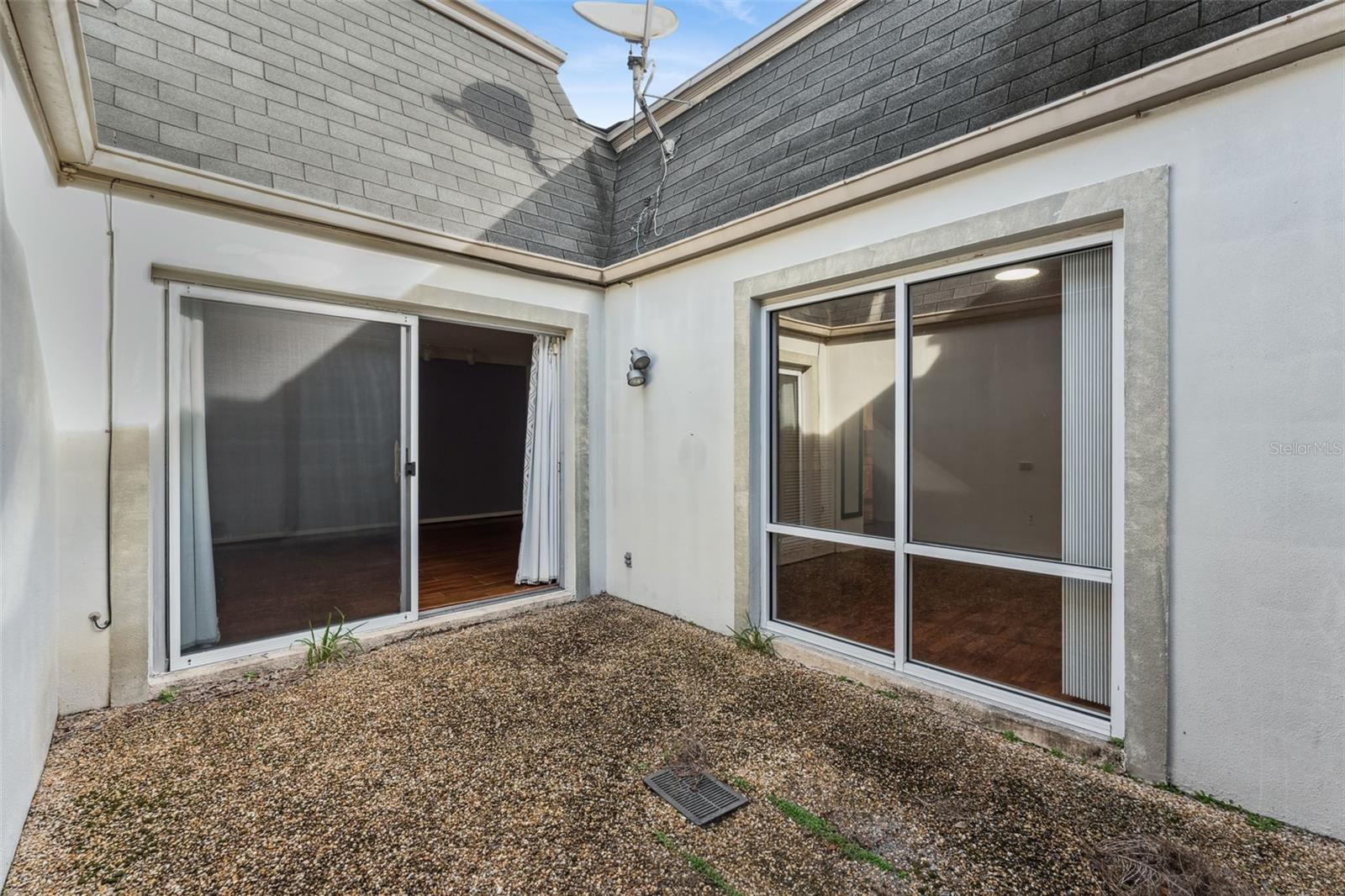 Image 24 of 32 For 907 Hillary Court 5