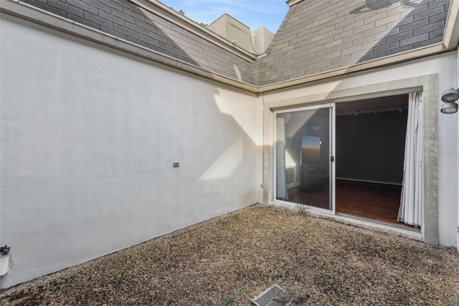 Image 25 of 32 For 907 Hillary Court 5