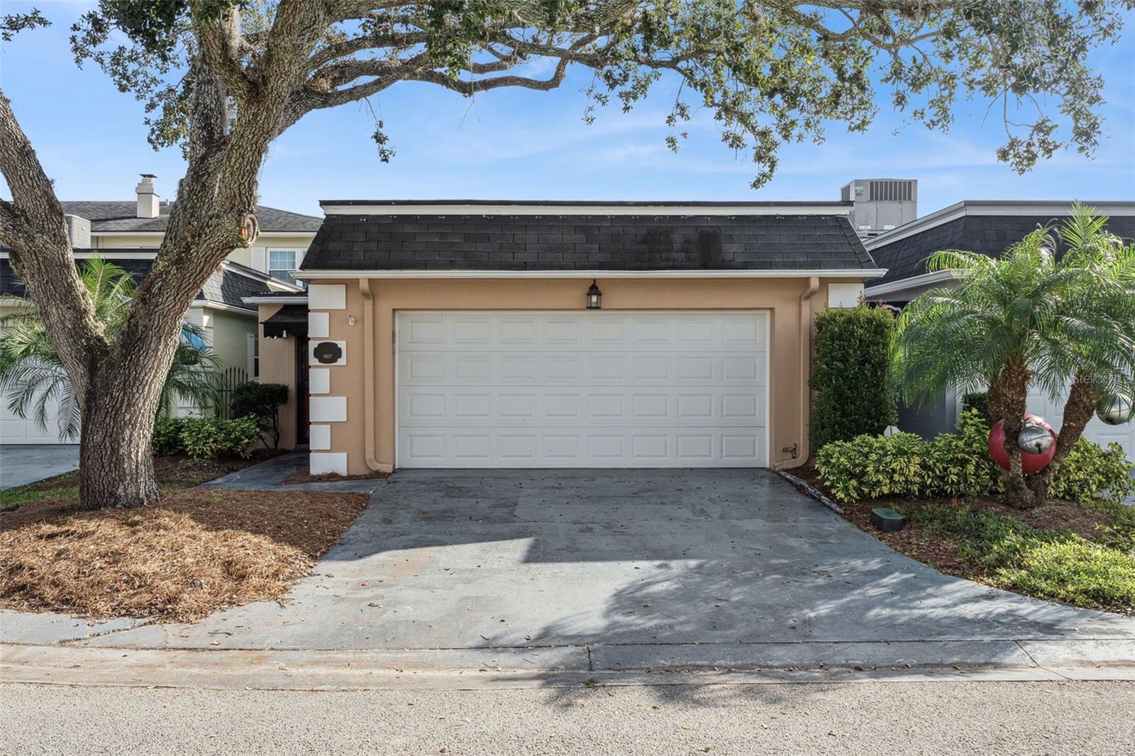 Image 3 of 32 For 907 Hillary Court 5