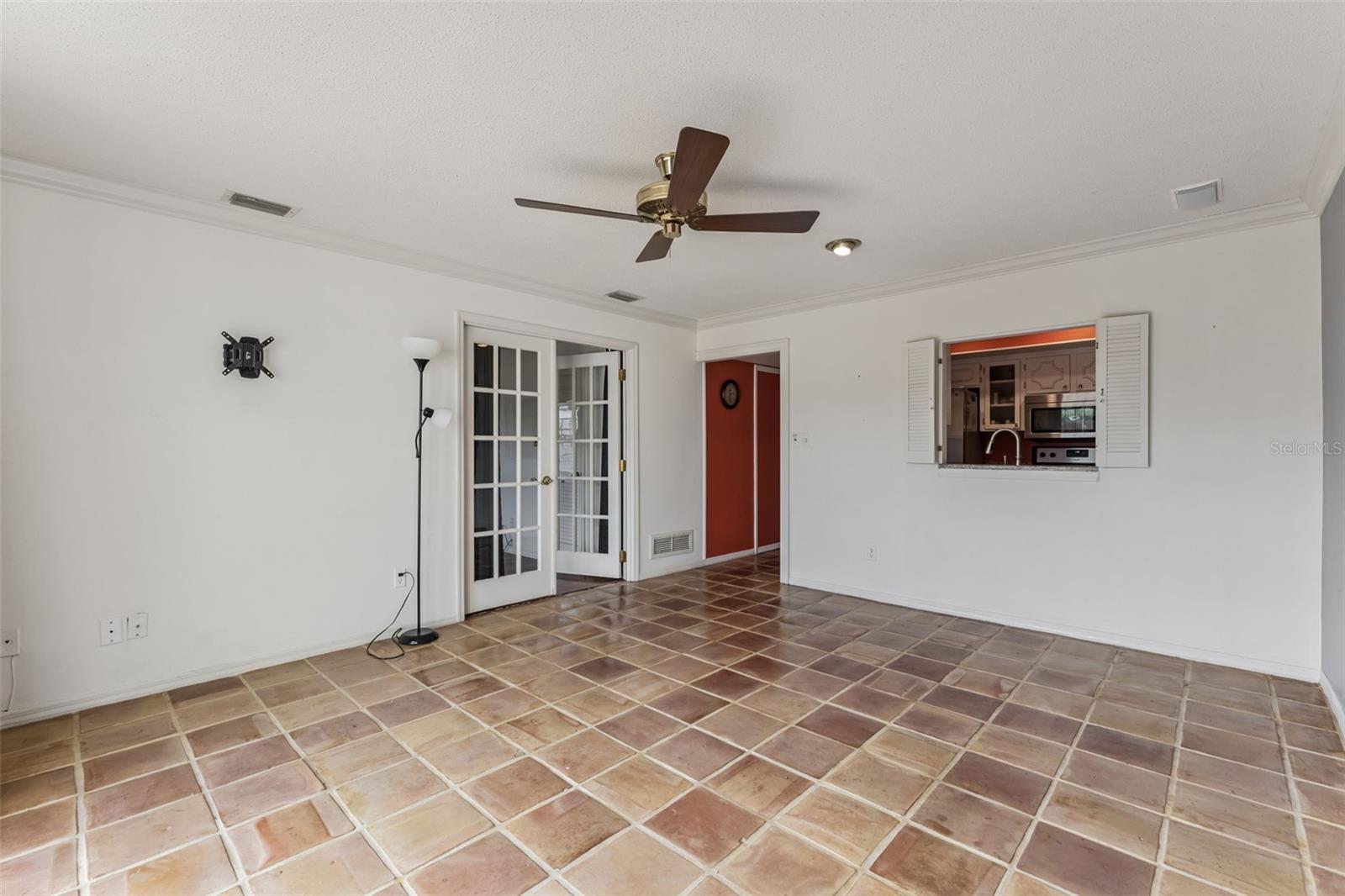 Image 4 of 32 For 907 Hillary Court 5