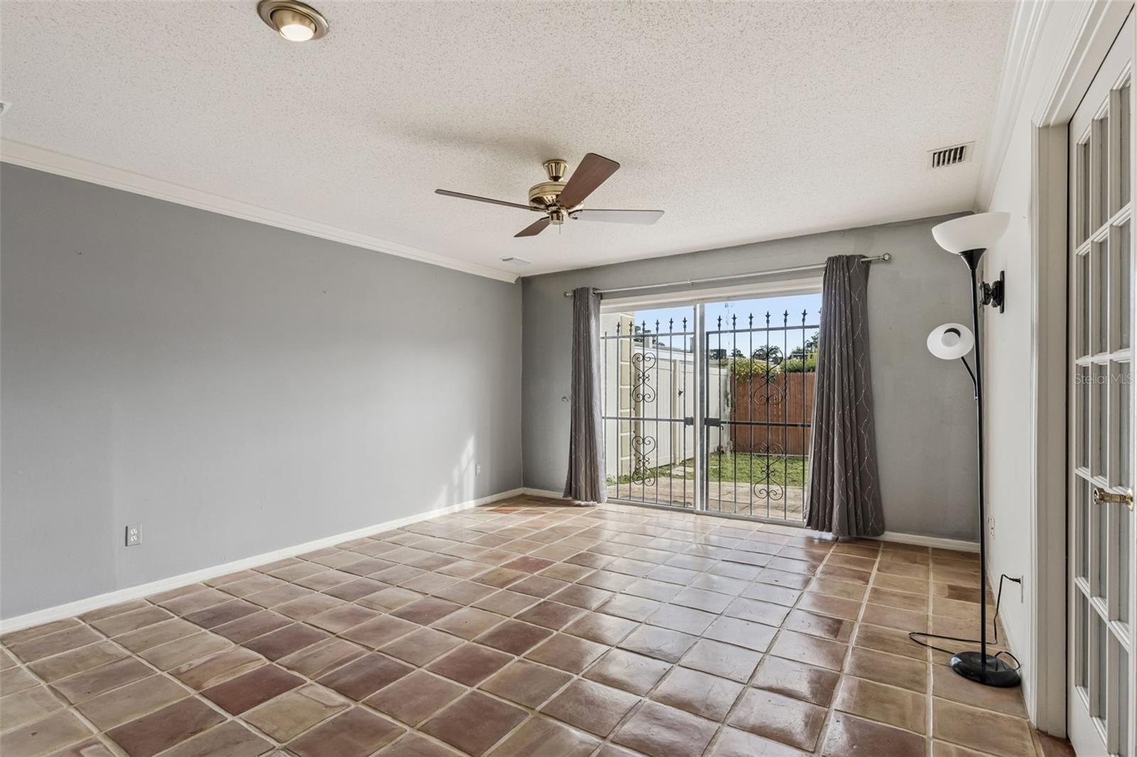 Image 6 of 32 For 907 Hillary Court 5