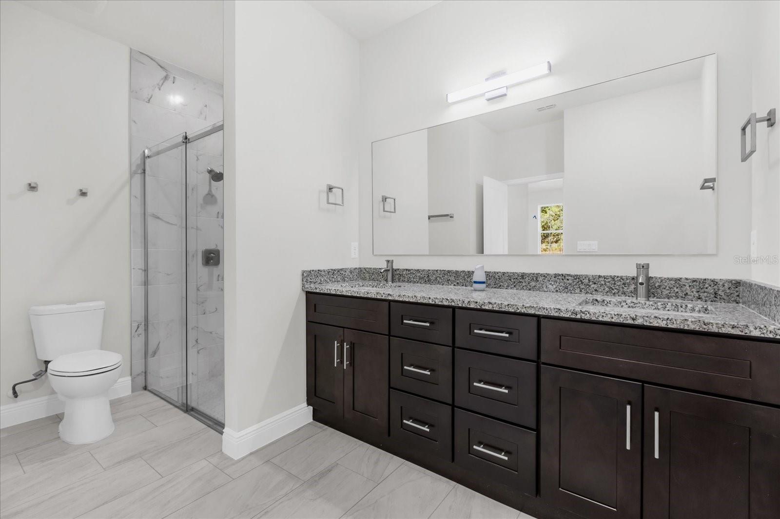 Listing photo id 17 for 1718 Manchester Drive