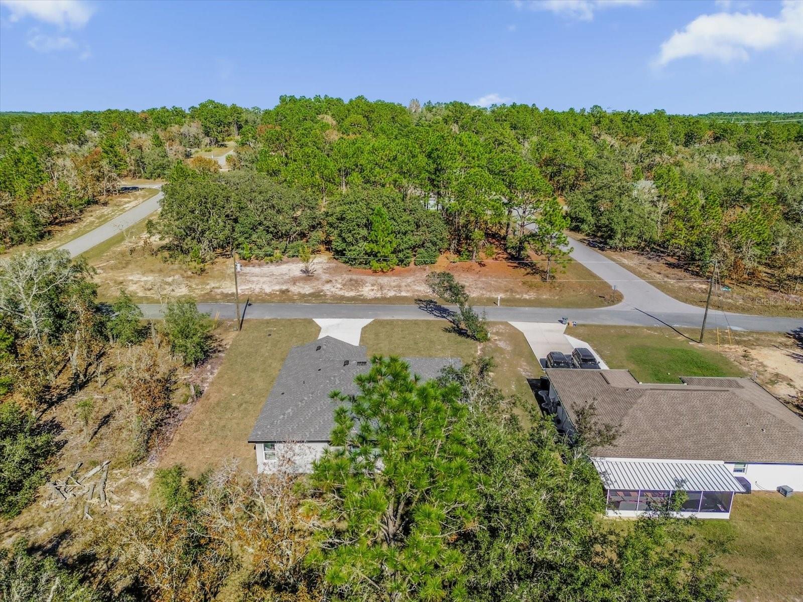 Listing photo id 32 for 1718 Manchester Drive