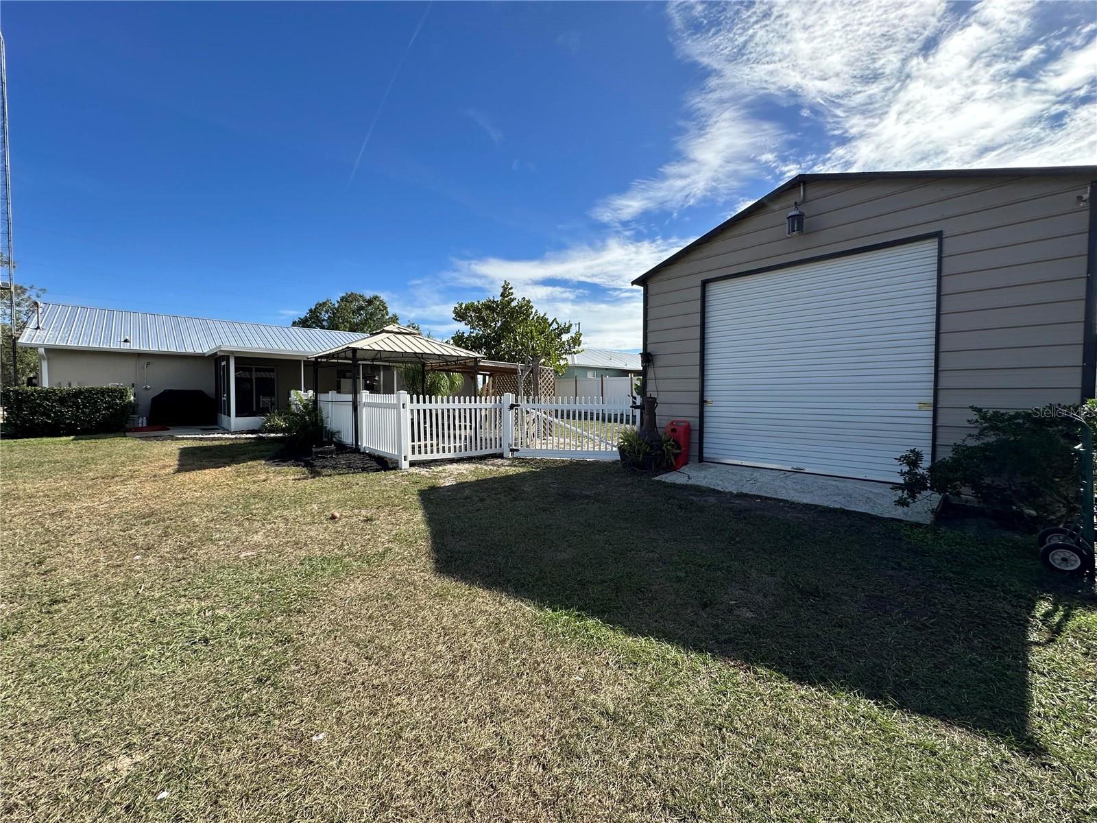 Image 4 of 25 For 222 Highlands Lake Drive