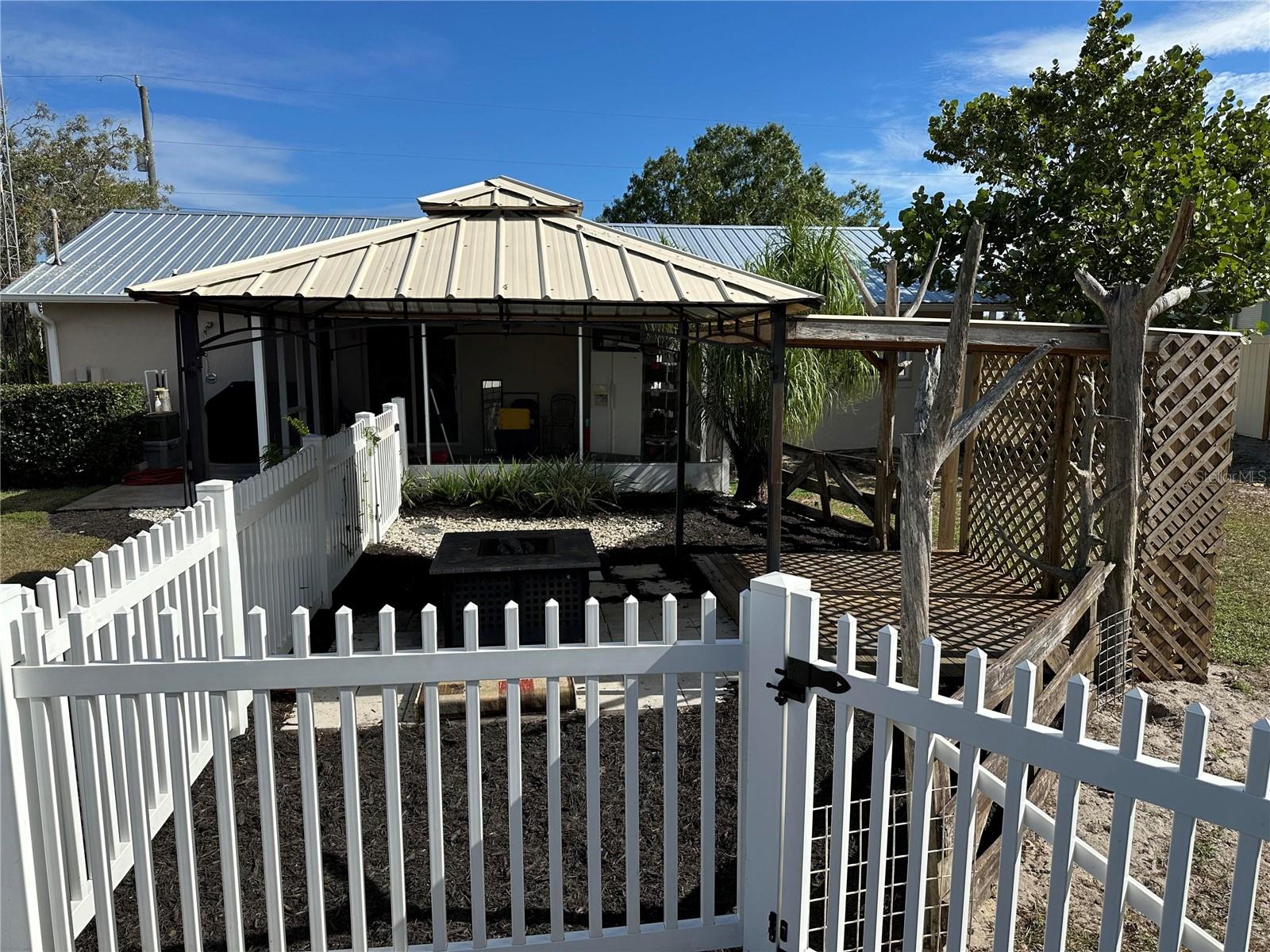 Image 5 of 25 For 222 Highlands Lake Drive