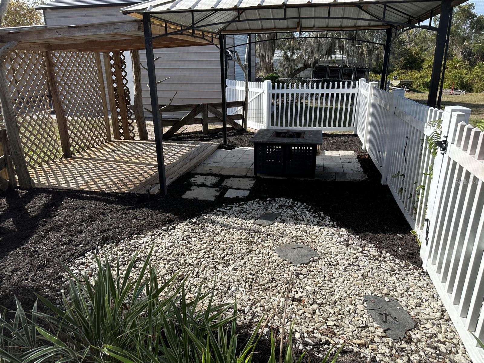 Image 6 of 25 For 222 Highlands Lake Drive