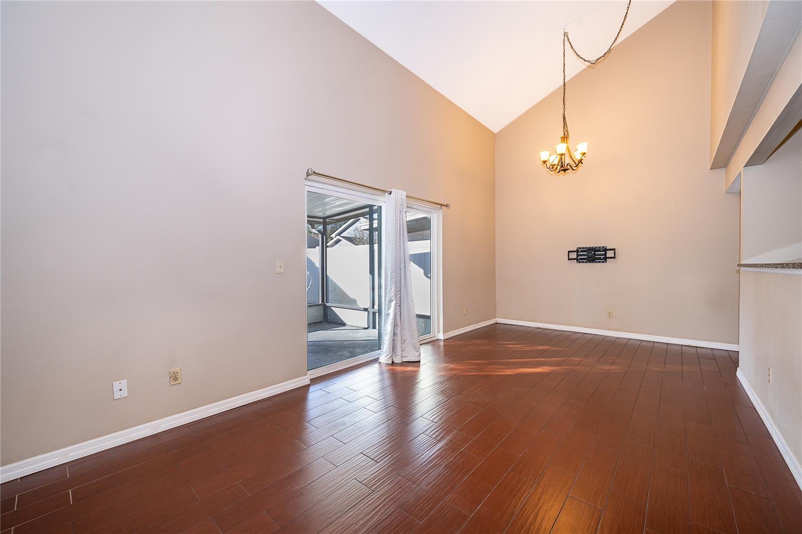 Image 13 of 27 For 5473 Bracken Court