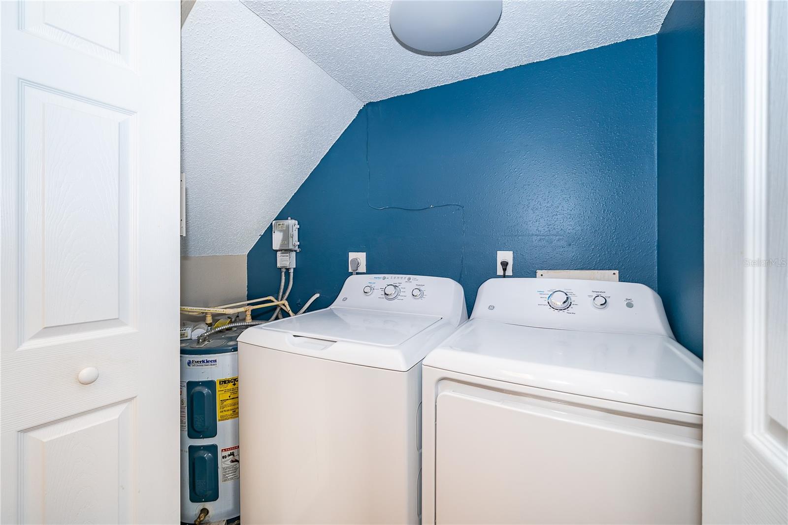 Image 20 of 27 For 5473 Bracken Court