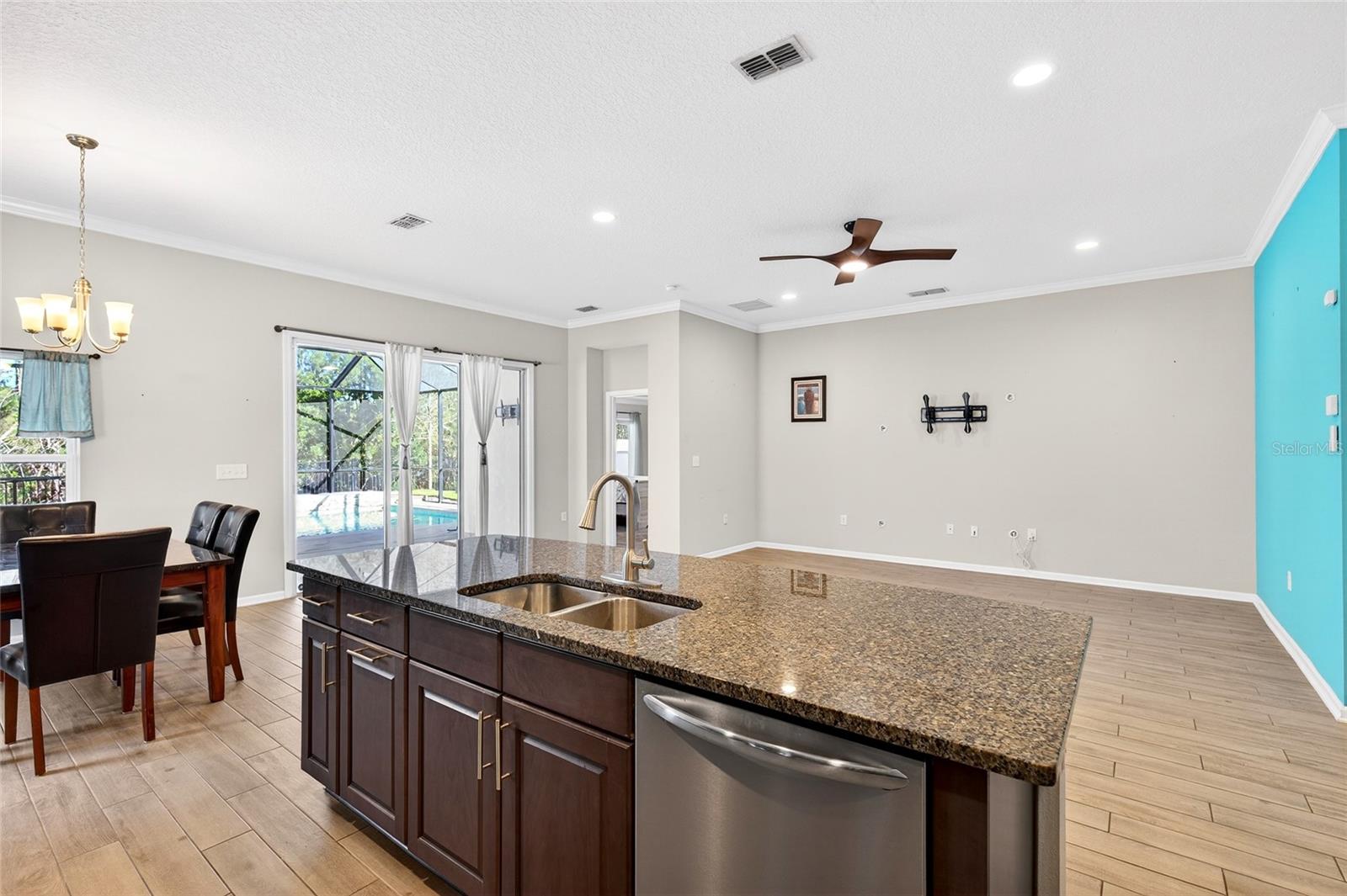 Image 10 of 41 For 138 Hummingbird Place