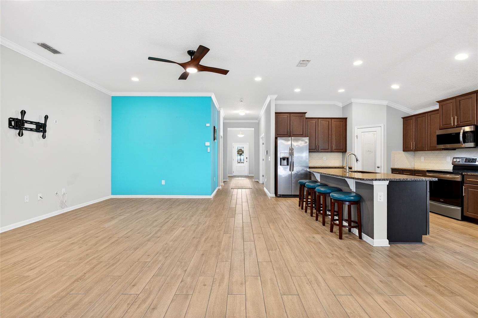 Image 13 of 41 For 138 Hummingbird Place