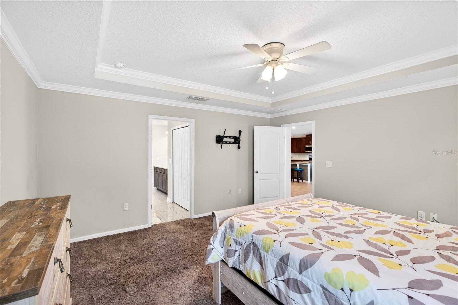 Image 16 of 41 For 138 Hummingbird Place